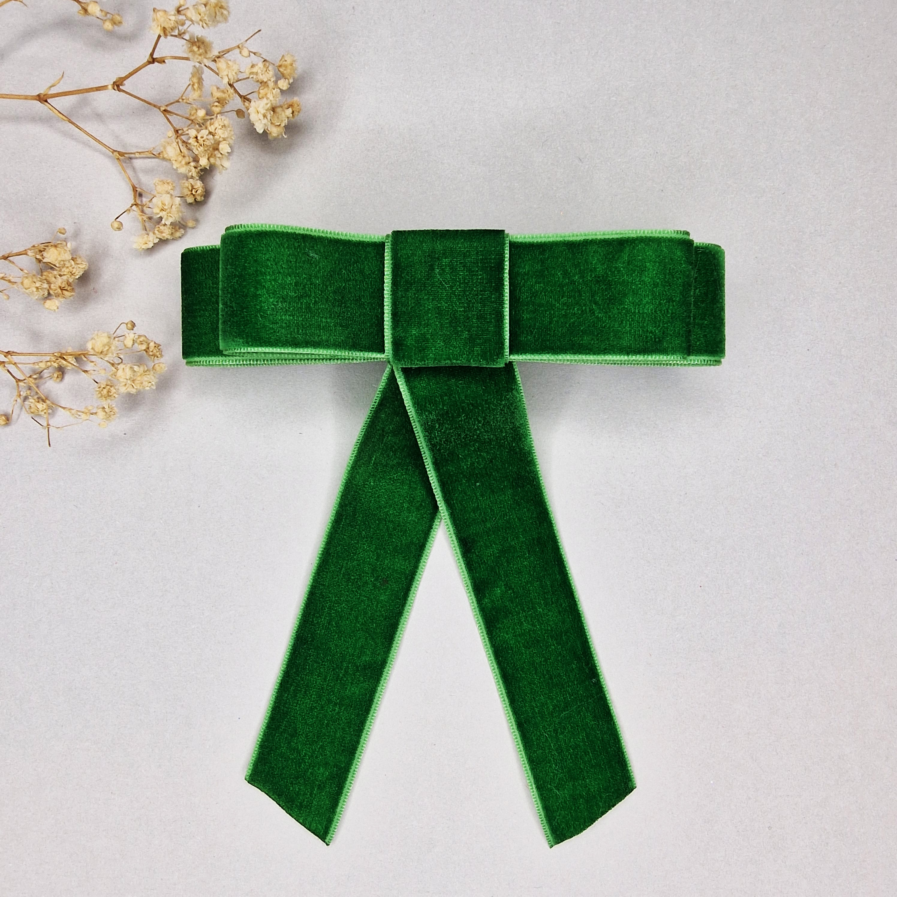 Aksominis Segtukas, ŽALIAS