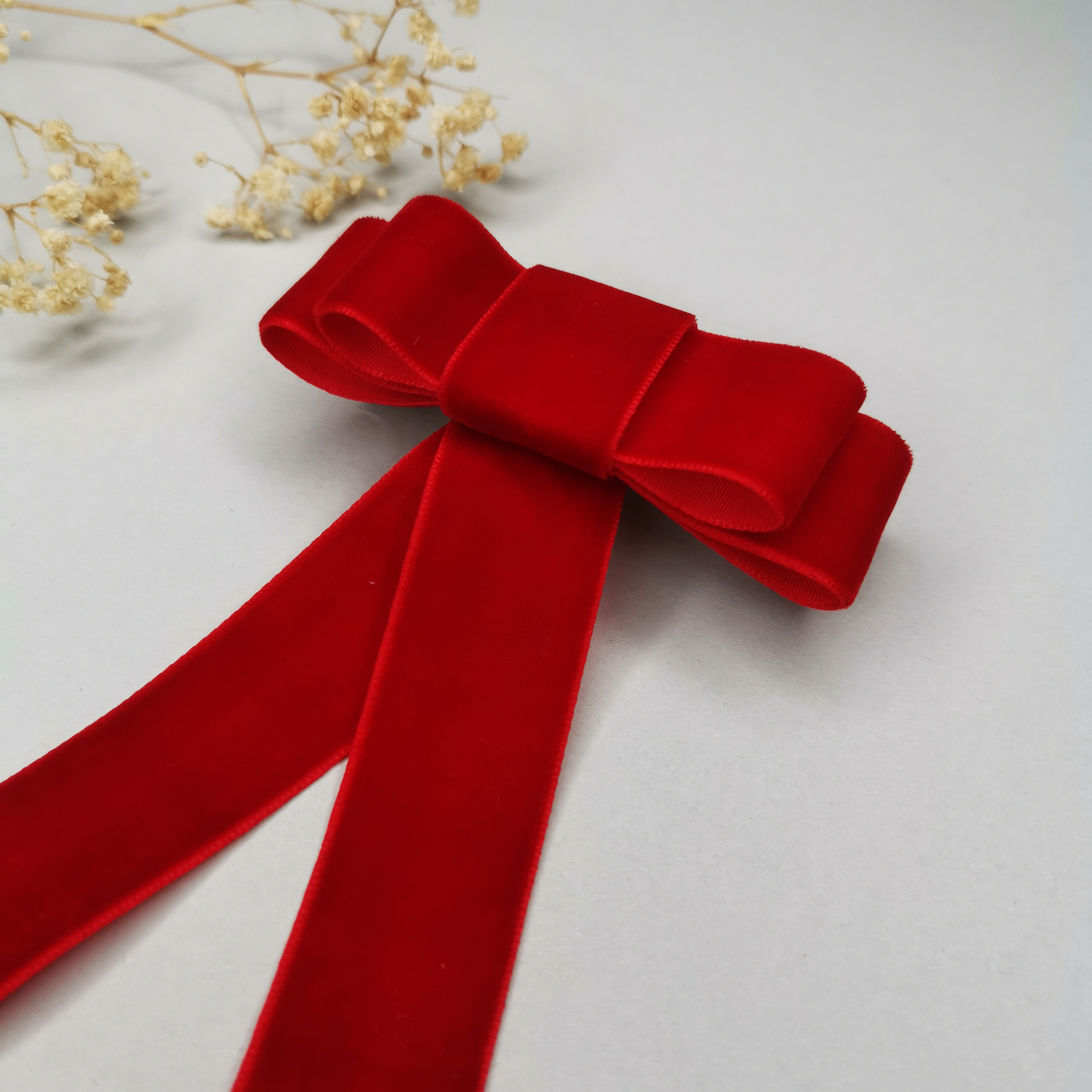 Aksominis Segtukas, RAUDONAS