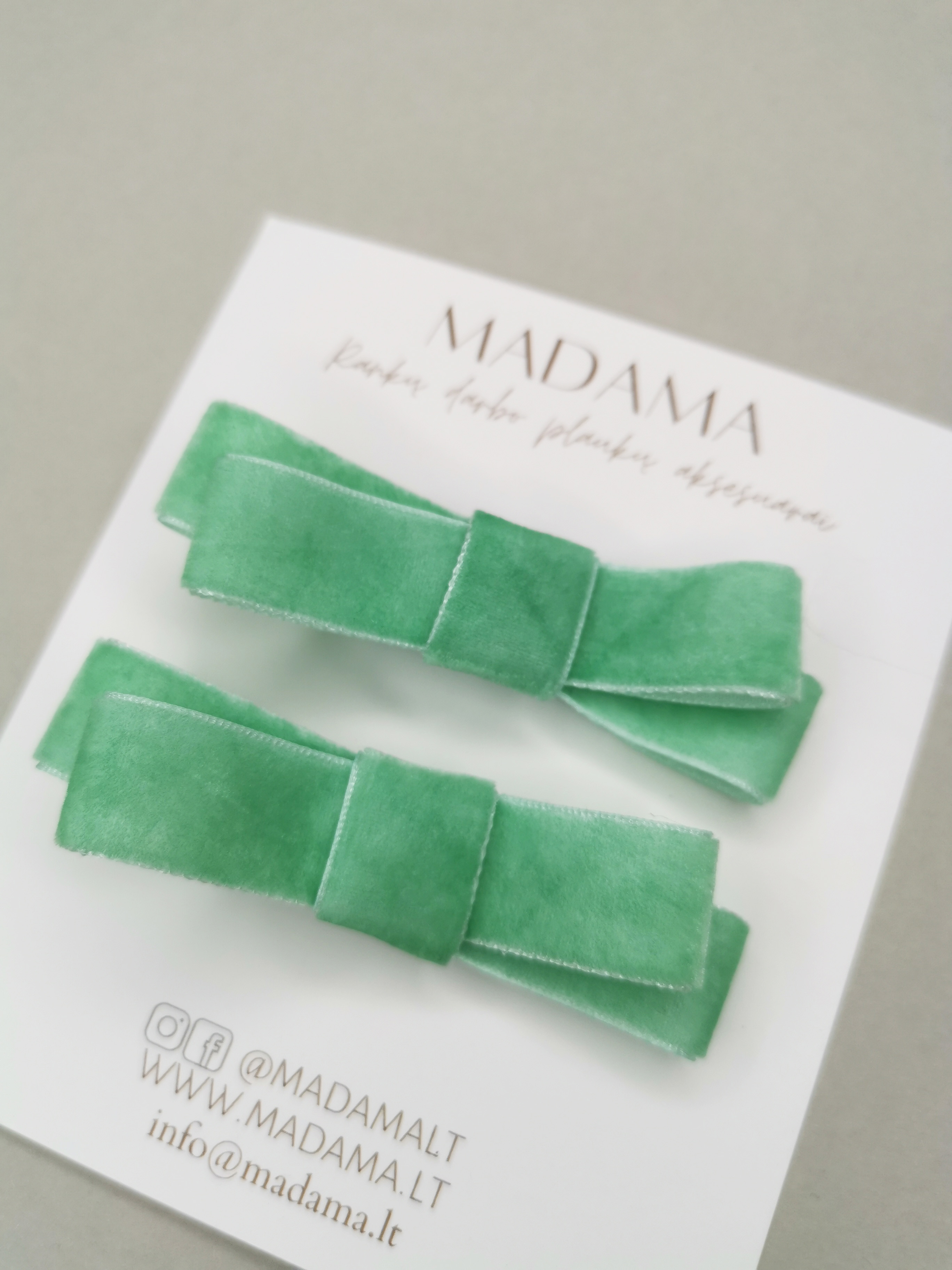 Aksominiai Segtukai, ŠVIESIAI ŽALI, 2vnt.