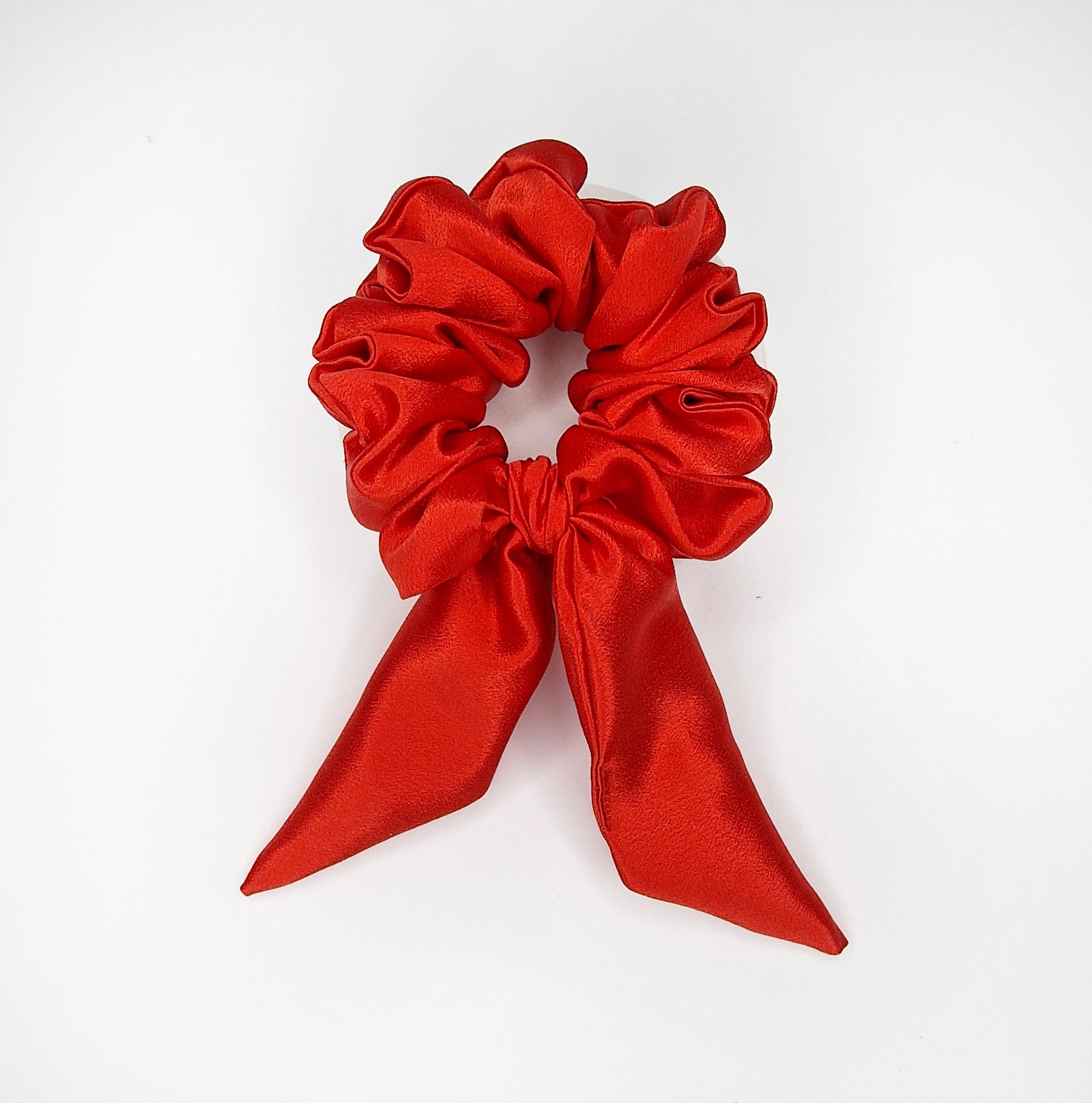 Ryški raudona Šilkinė Gumytė su Kaspinu