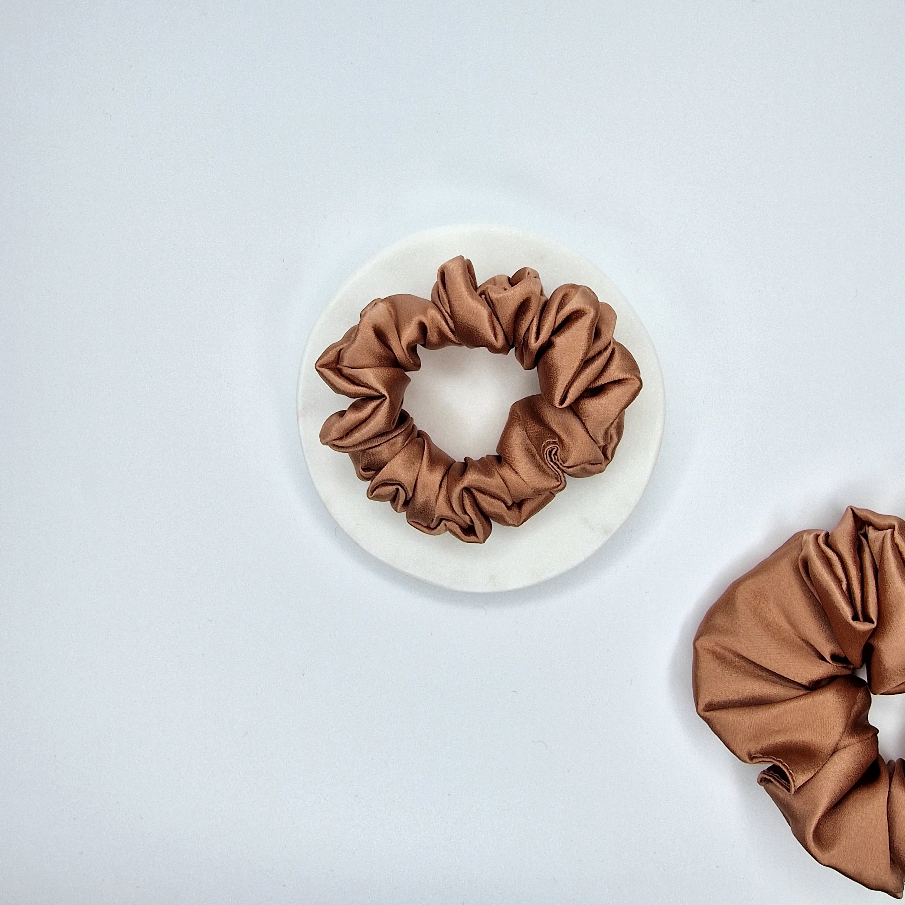 Plytų Spalvos Šilkinė Gumytė