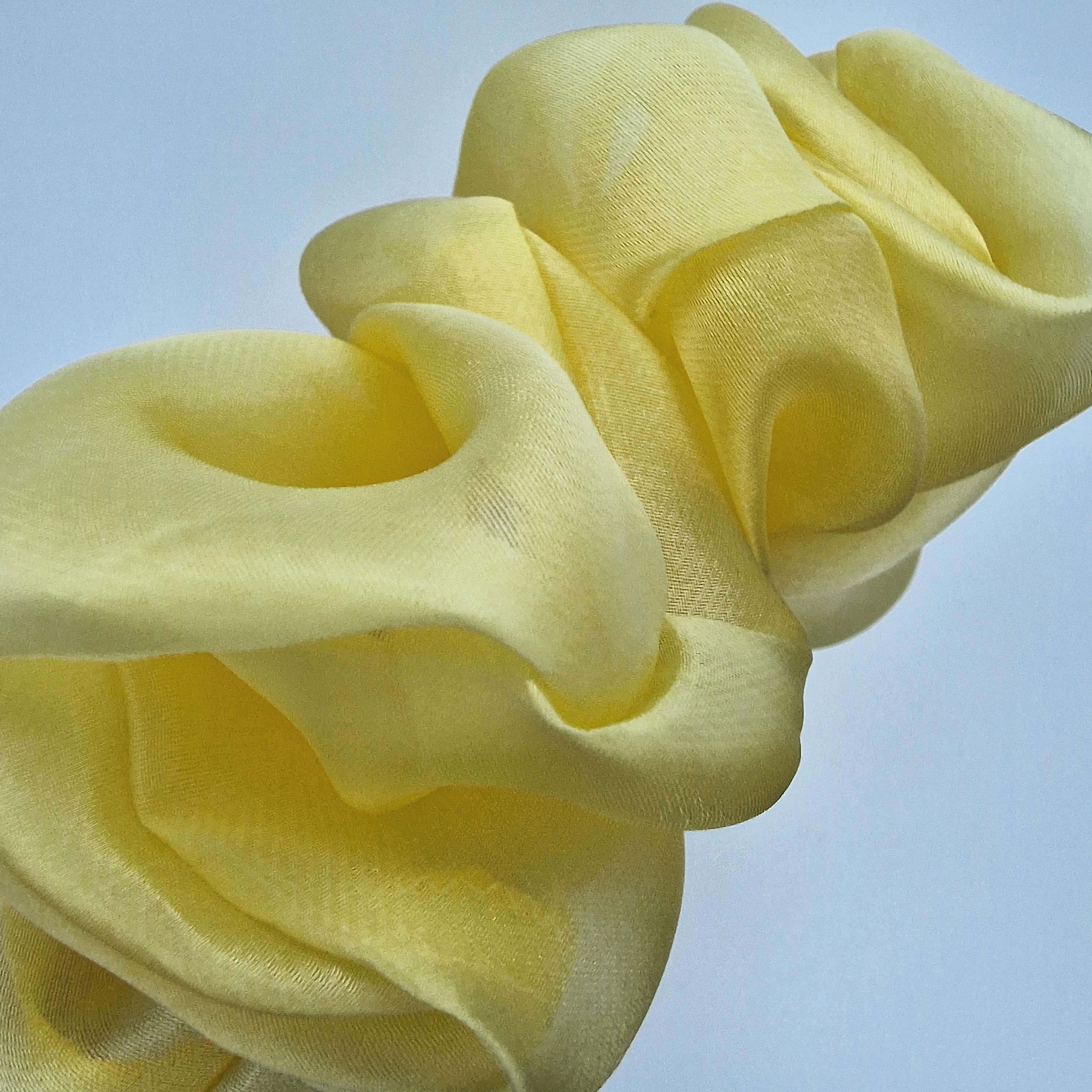 Geltona Organza Šilko Gumytė