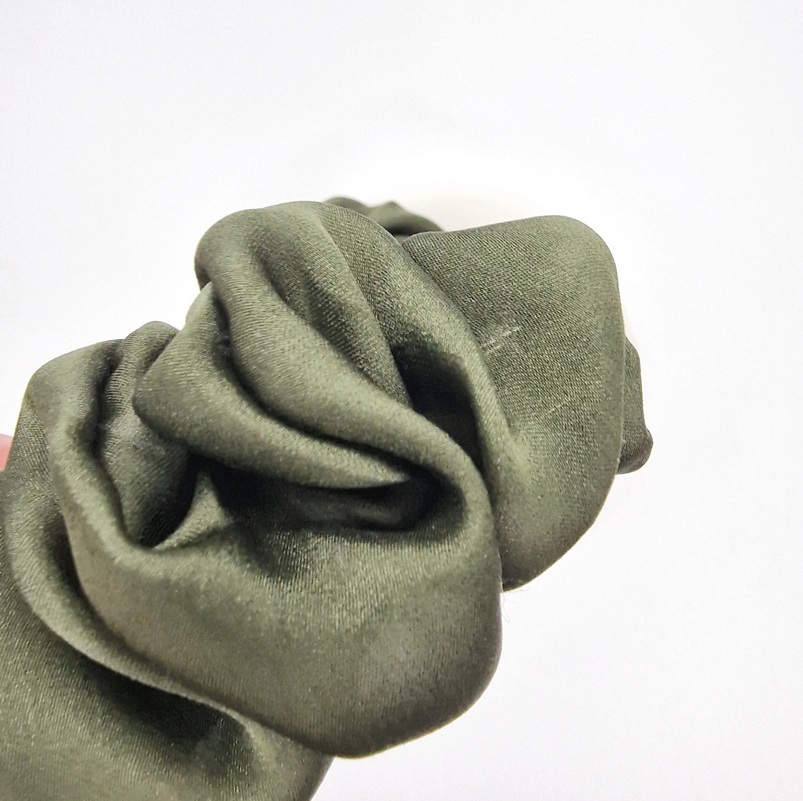 Chaki Šilkinis Segtukas