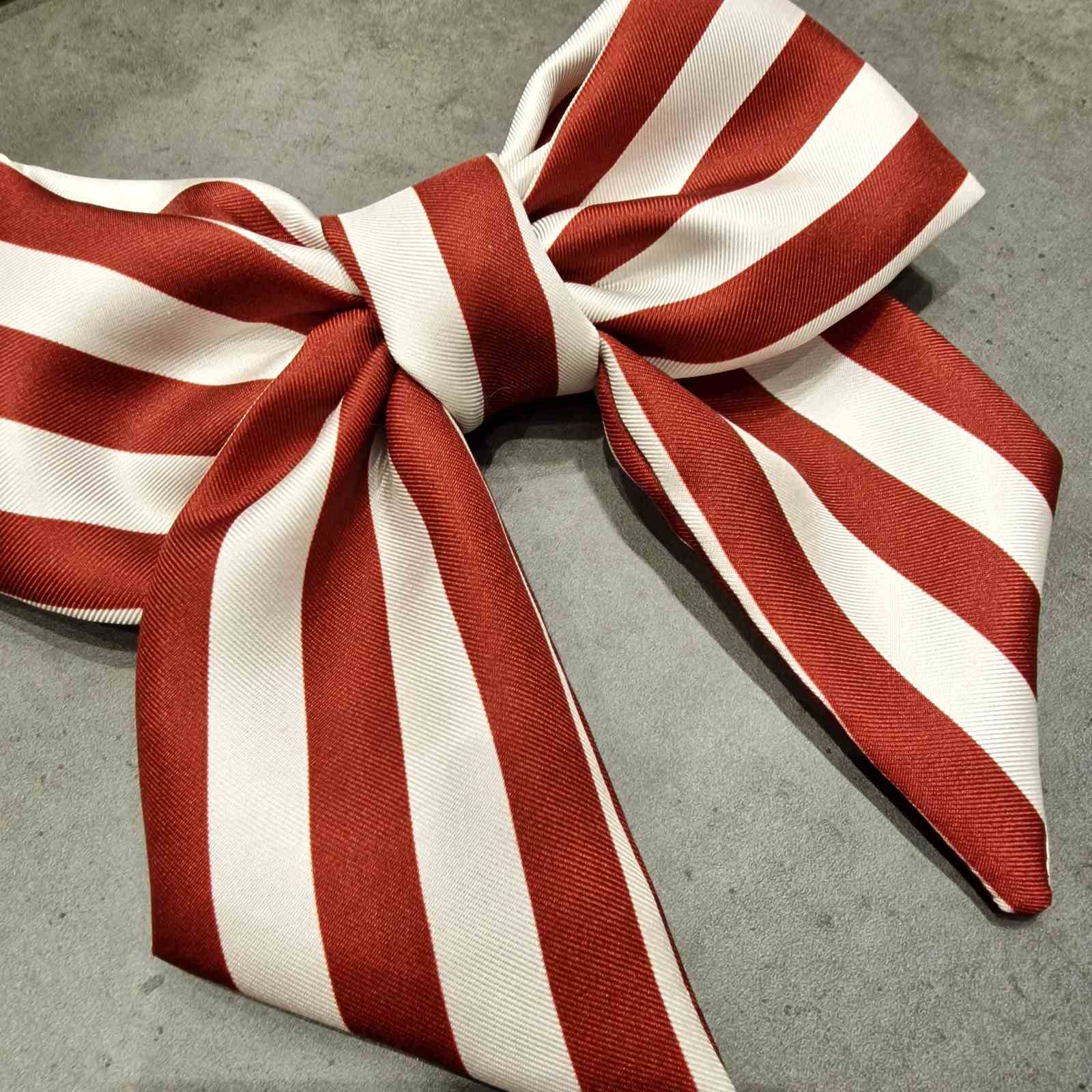 Bordo/Dryžuotas Šilko Kaspinas Su Uodegėle