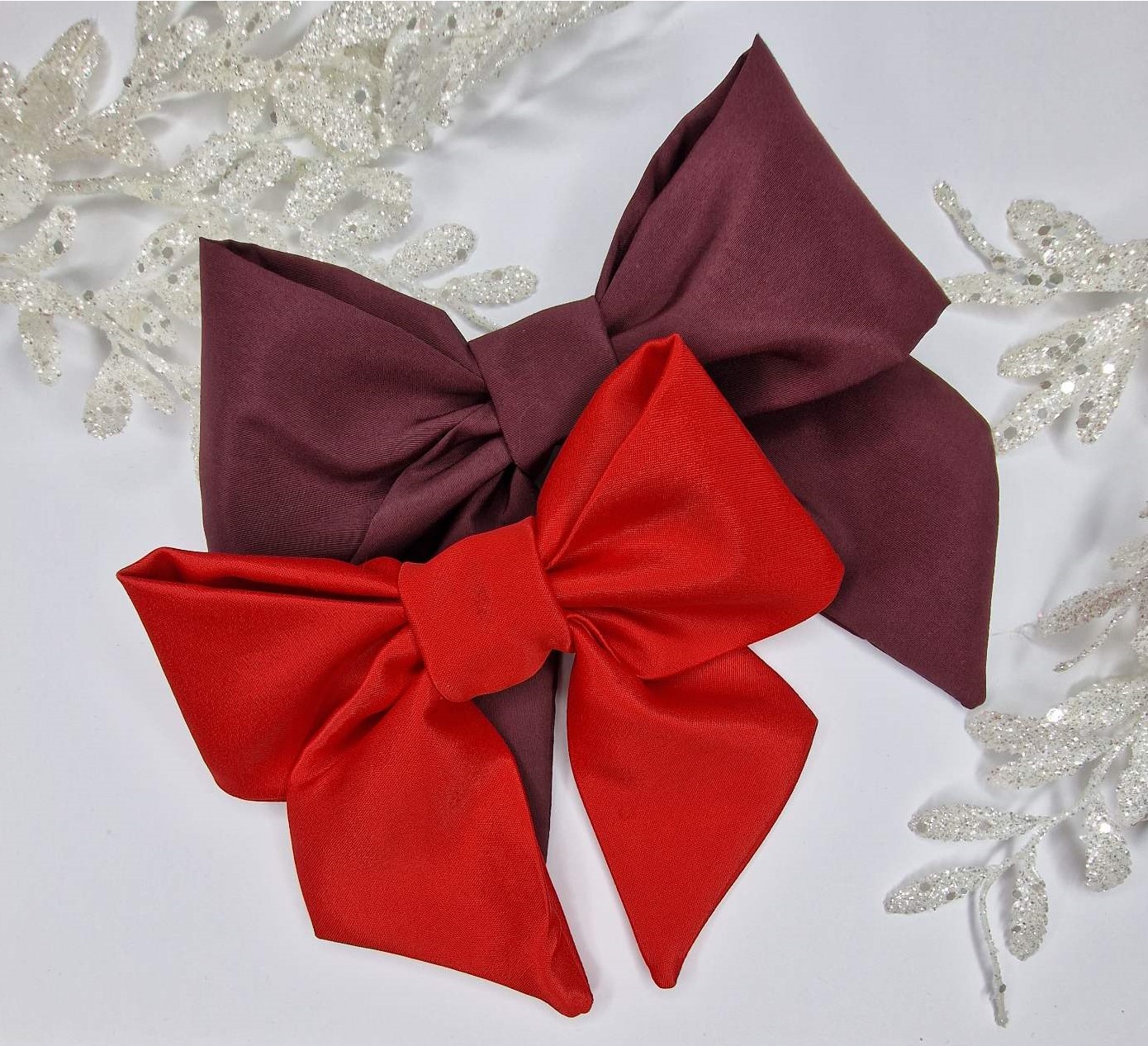 Bordo Kaspinas Su Uodegėle