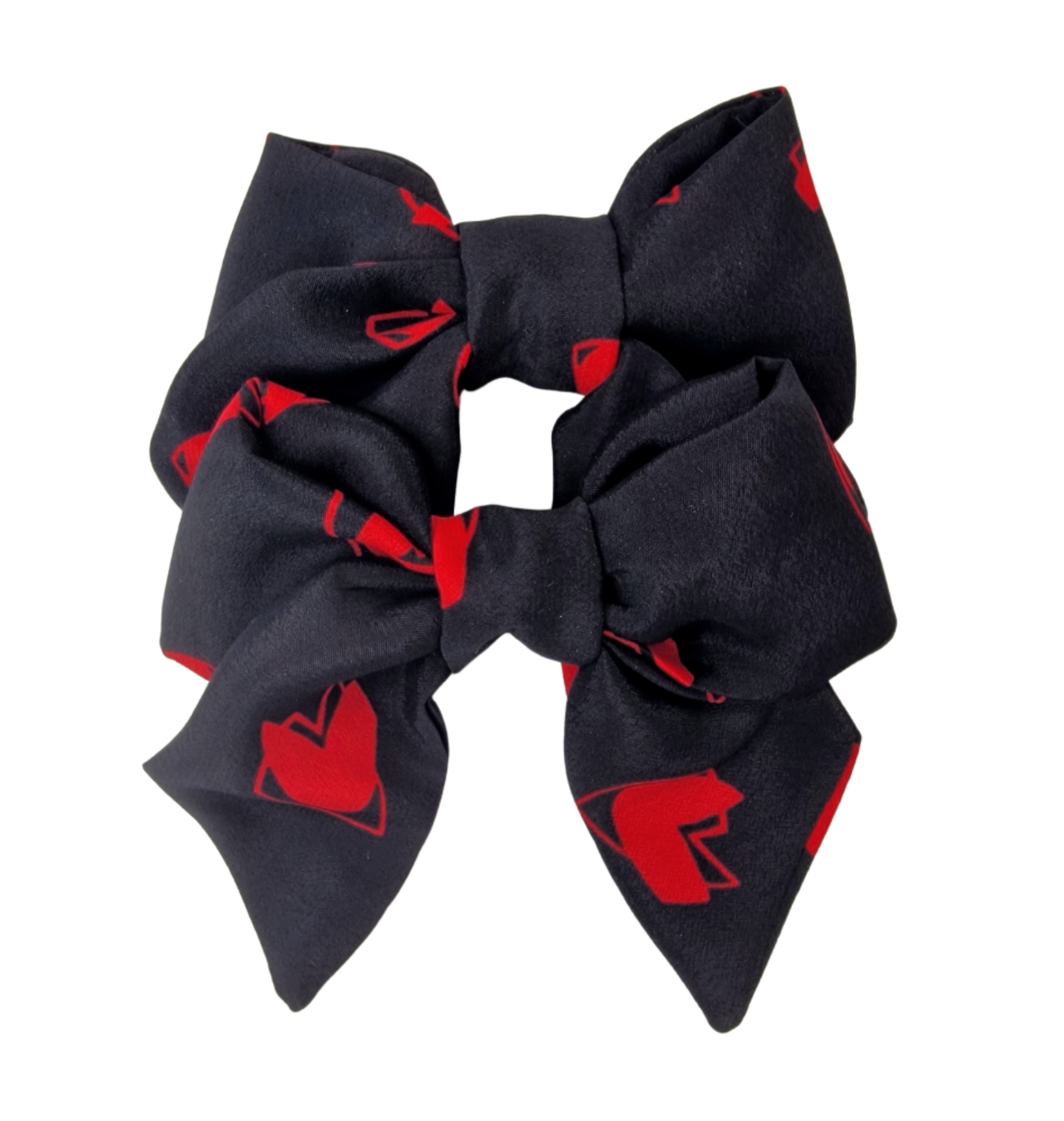 Juodas Kaspinas su širdelėmis