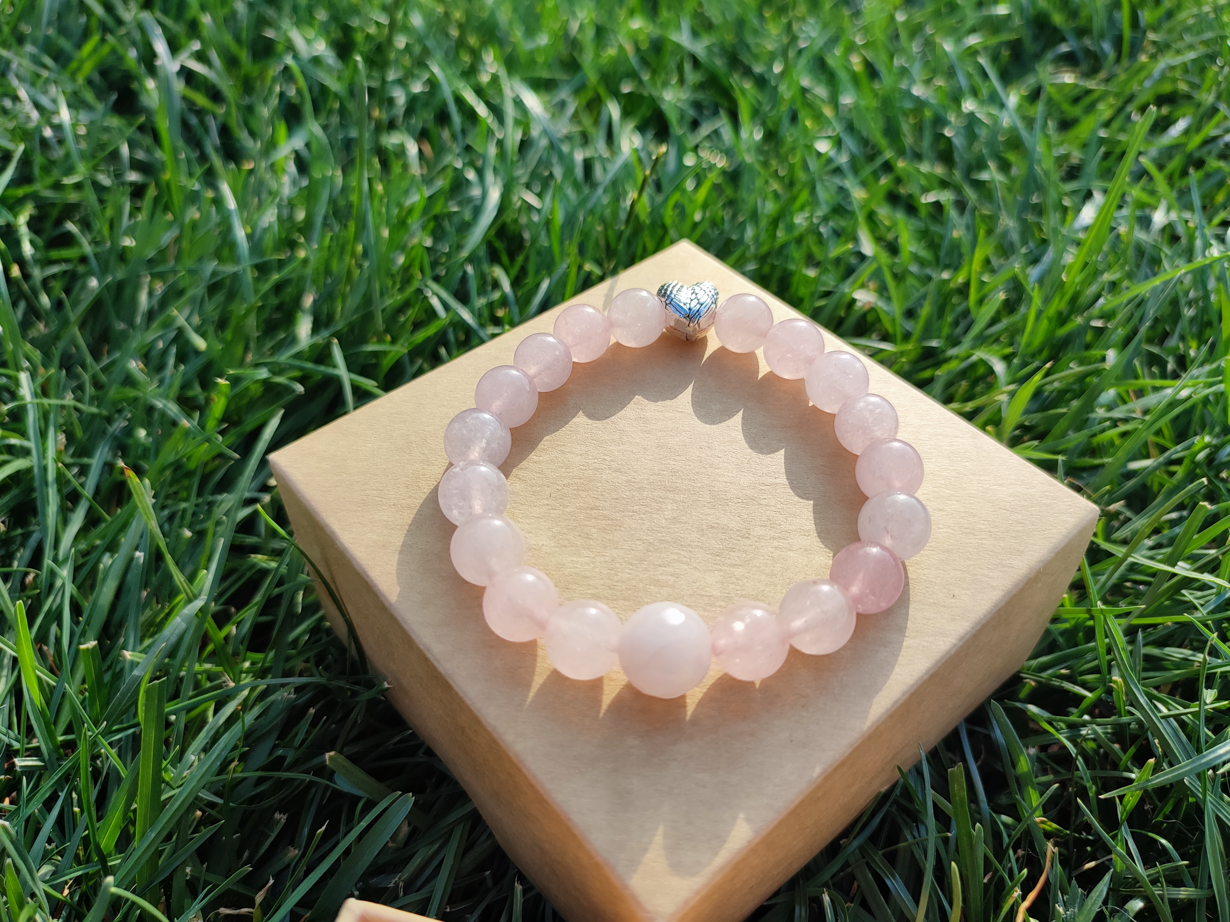 Rankų darbo apyrankė "Meilės magija" + AFIRMACIJA