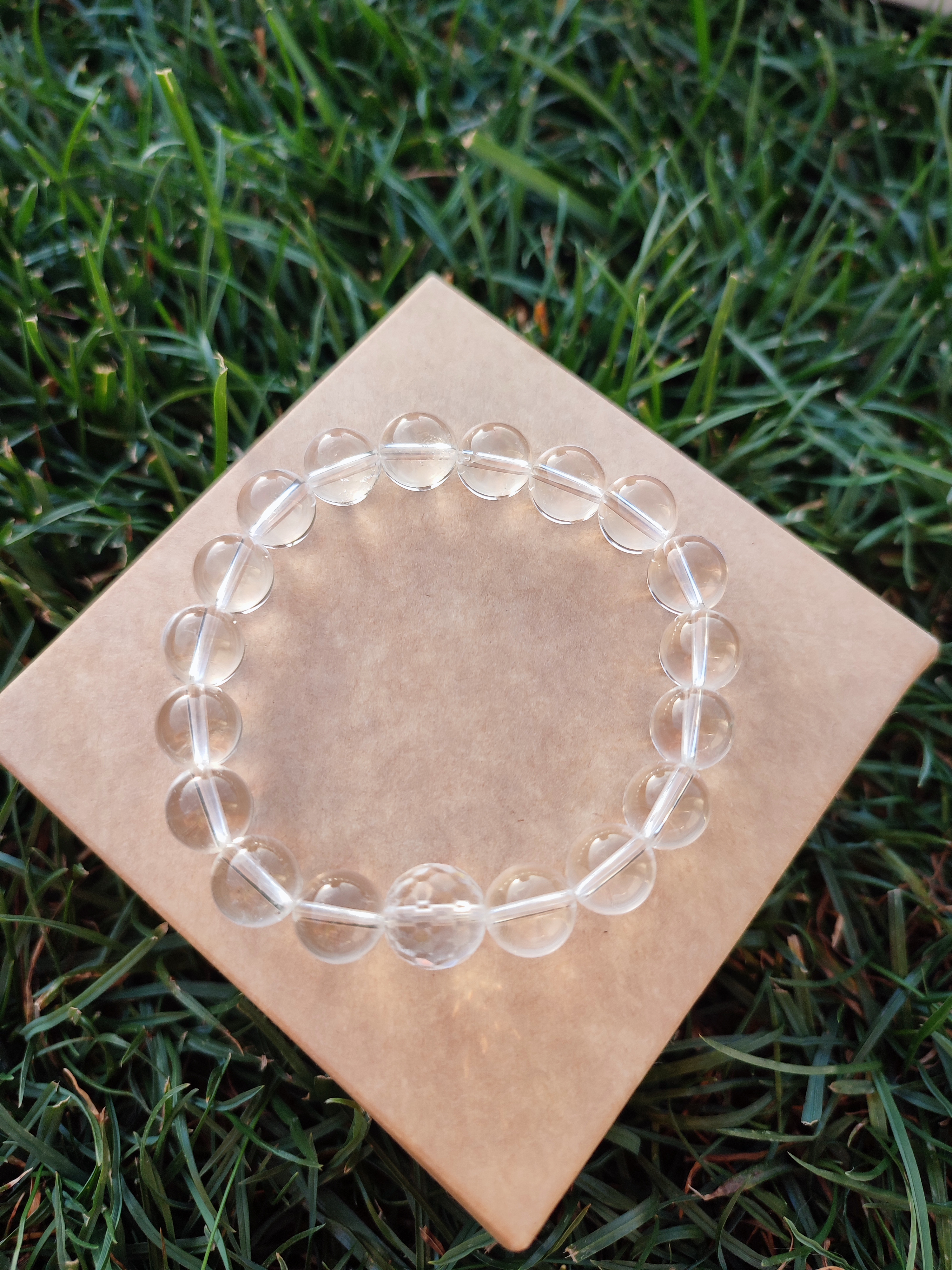 Rankų darbo apyrankė "Aiškumas"