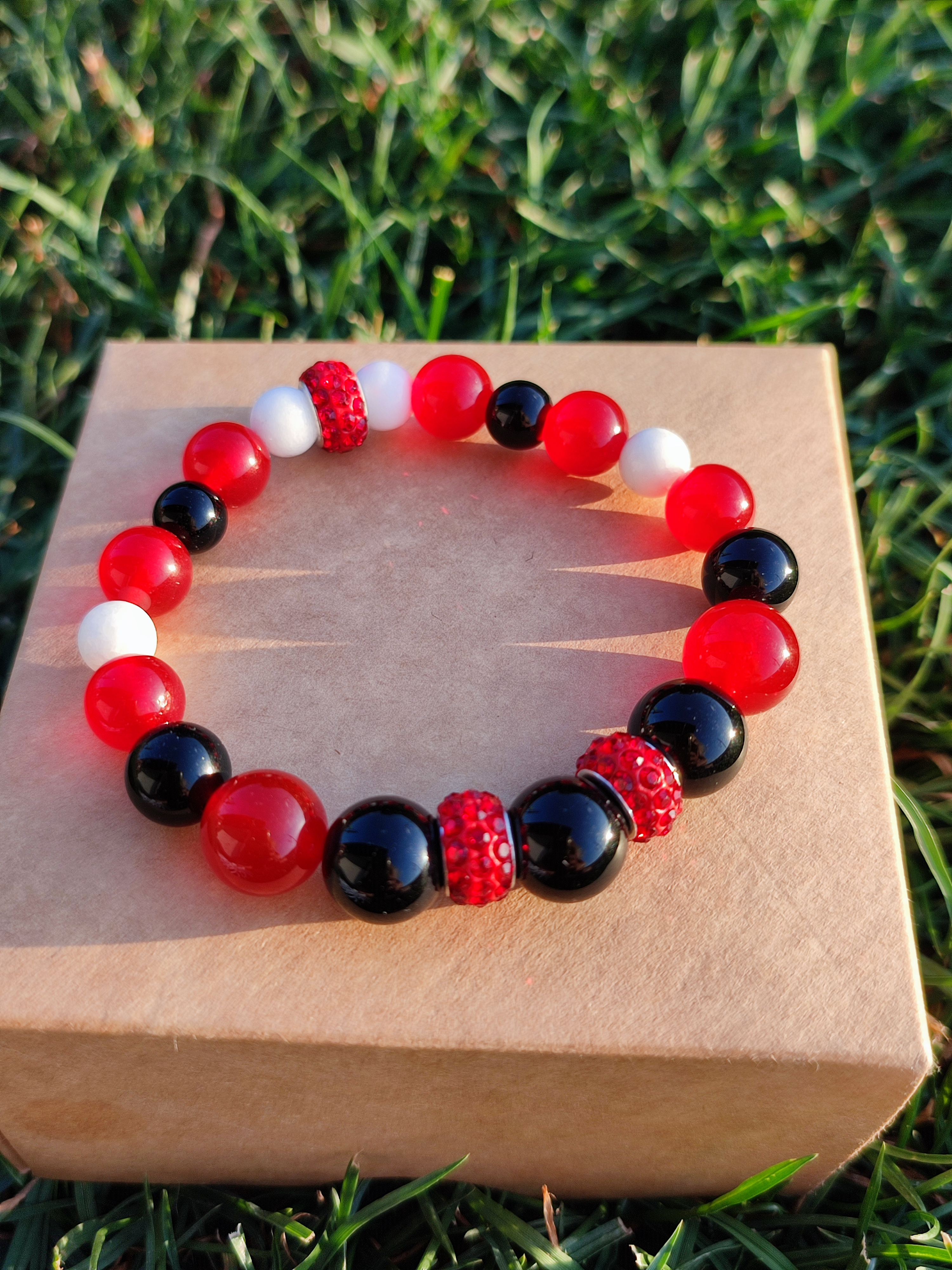 Rankų darbo apyrankė "Sėkmės trauka"