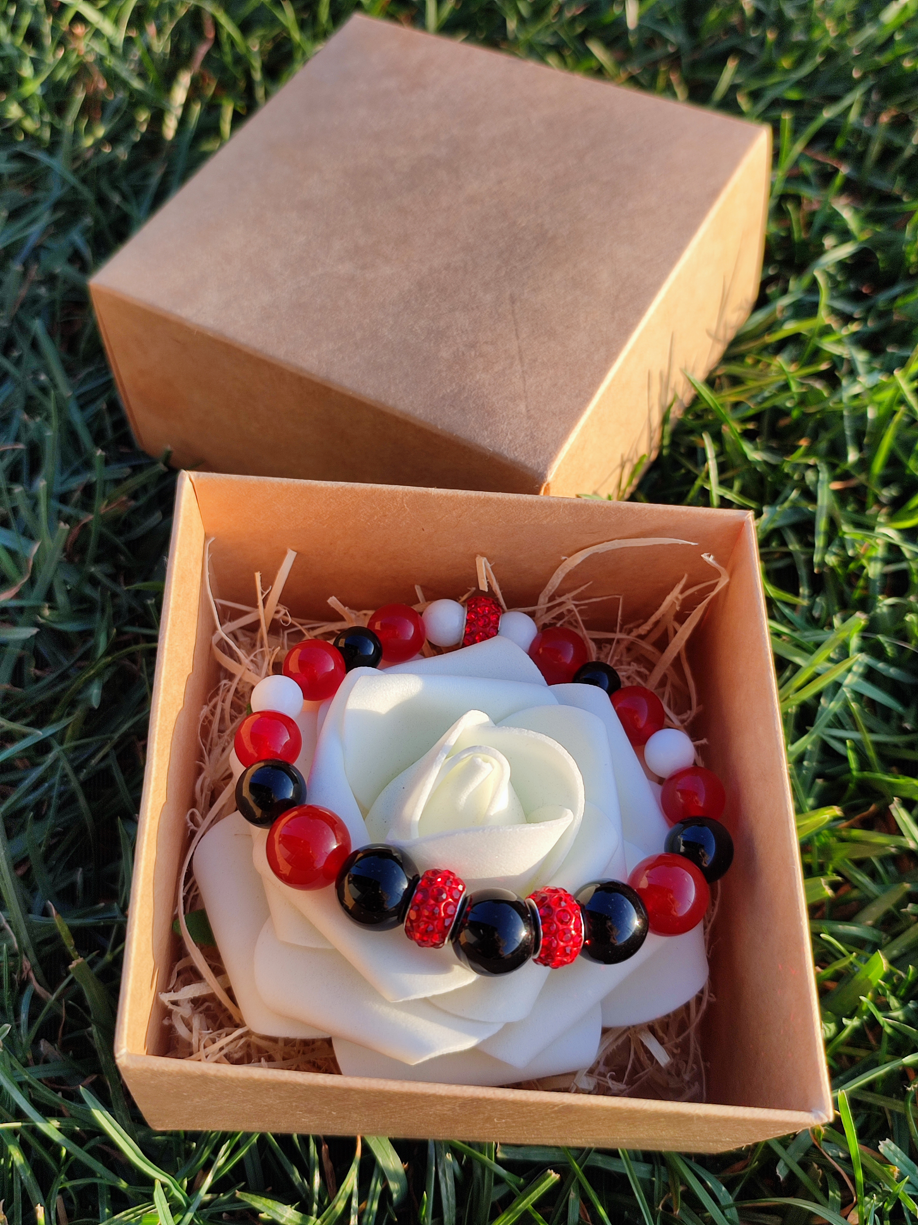 Rankų darbo apyrankė "Sėkmės trauka"