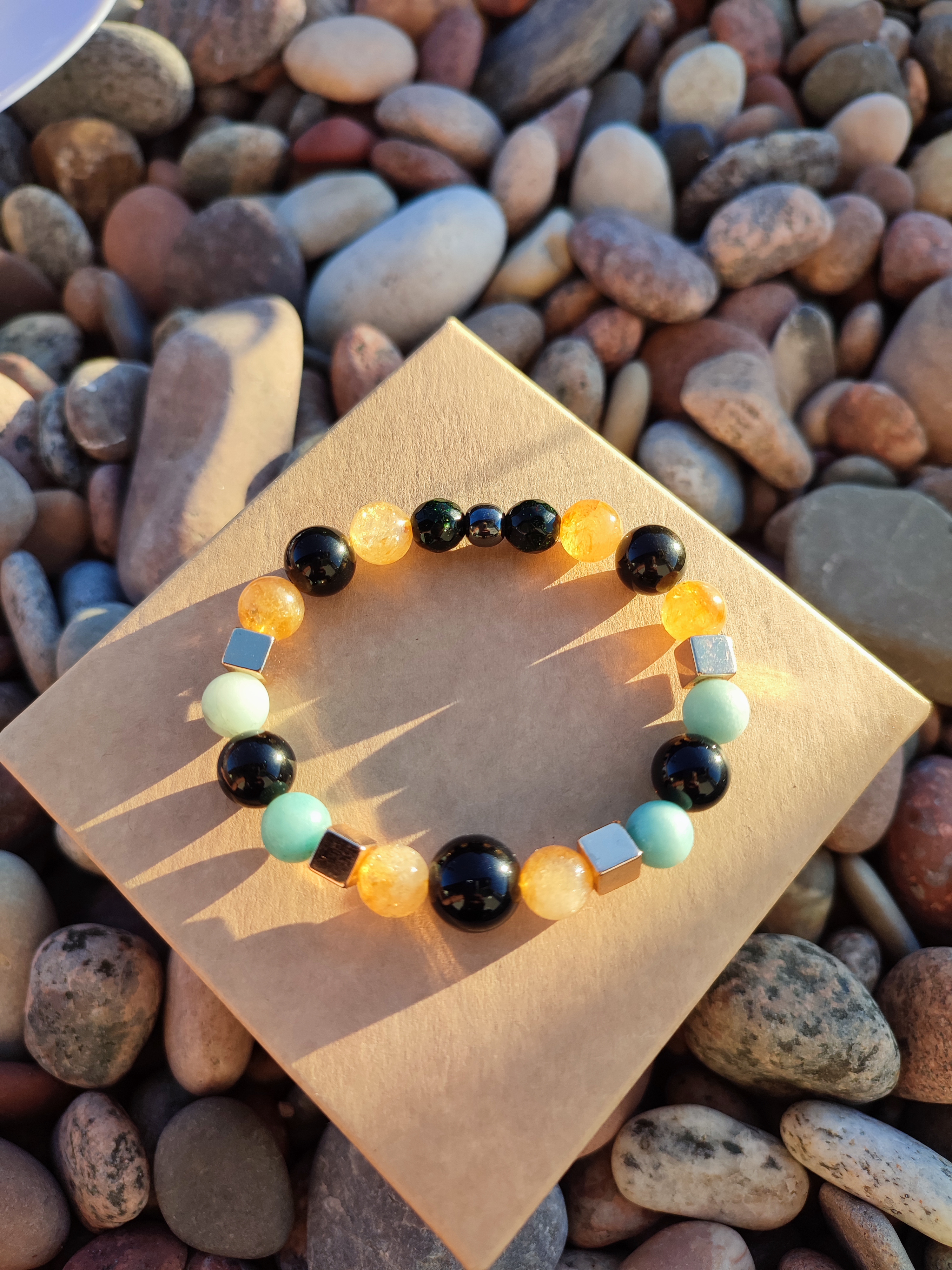 Rankų darbo apyrankė "Deivės džiaugsmas" + AFIRMACIJA