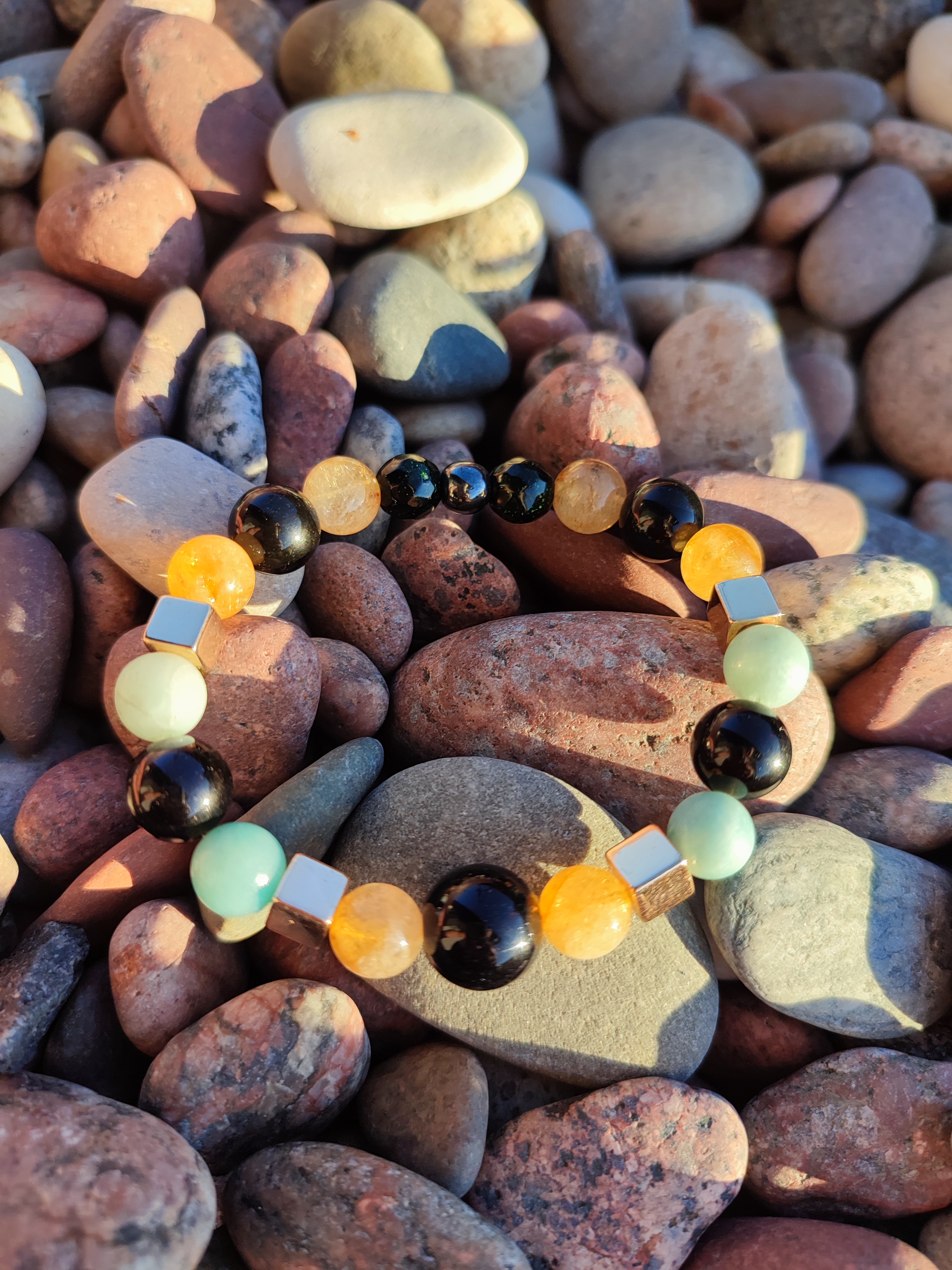 Rankų darbo apyrankė "Deivės džiaugsmas" + AFIRMACIJA