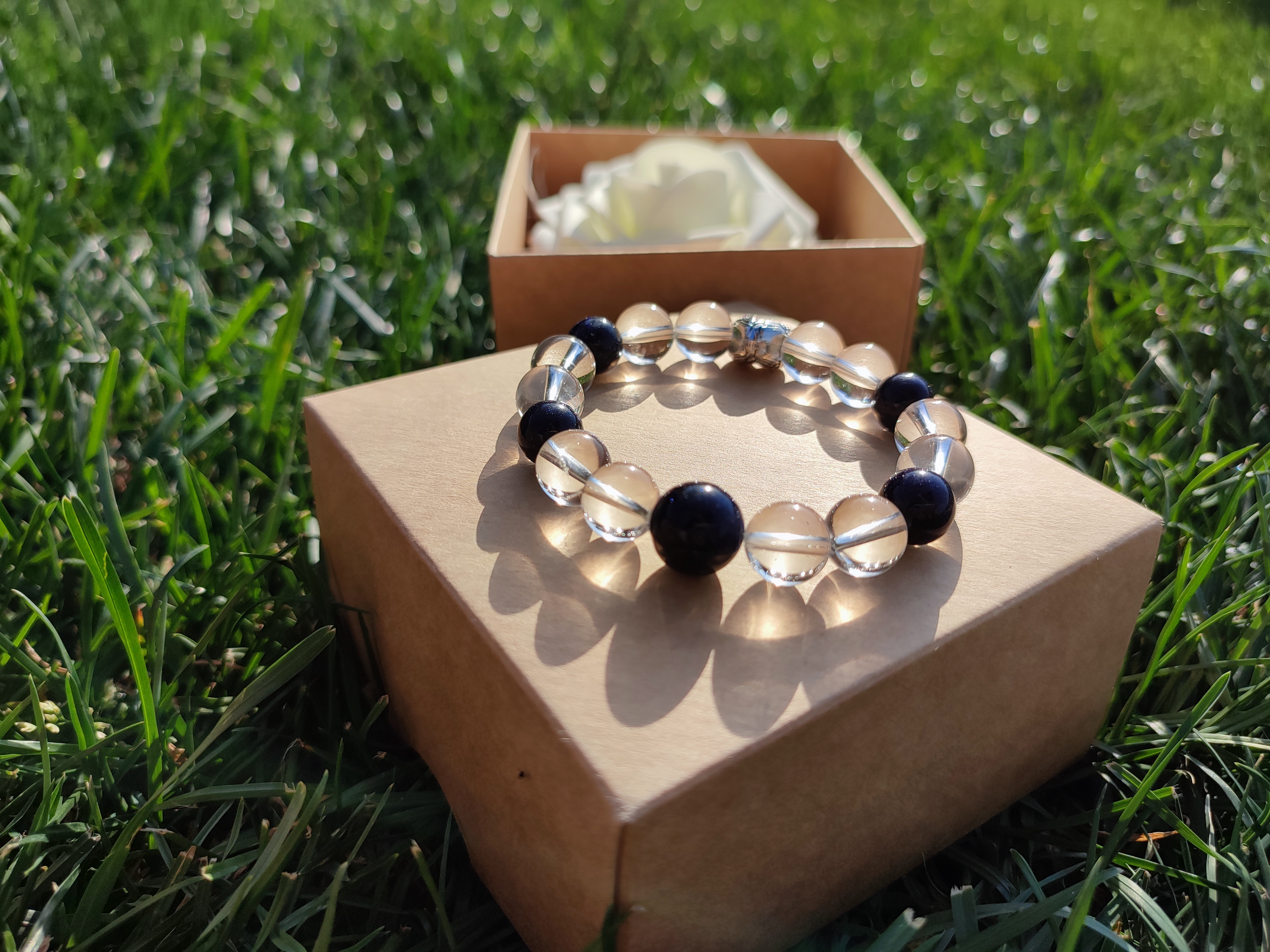 Rankų darbo apyrankė "Krištolinis aiškumas" + AFIRMACIJA