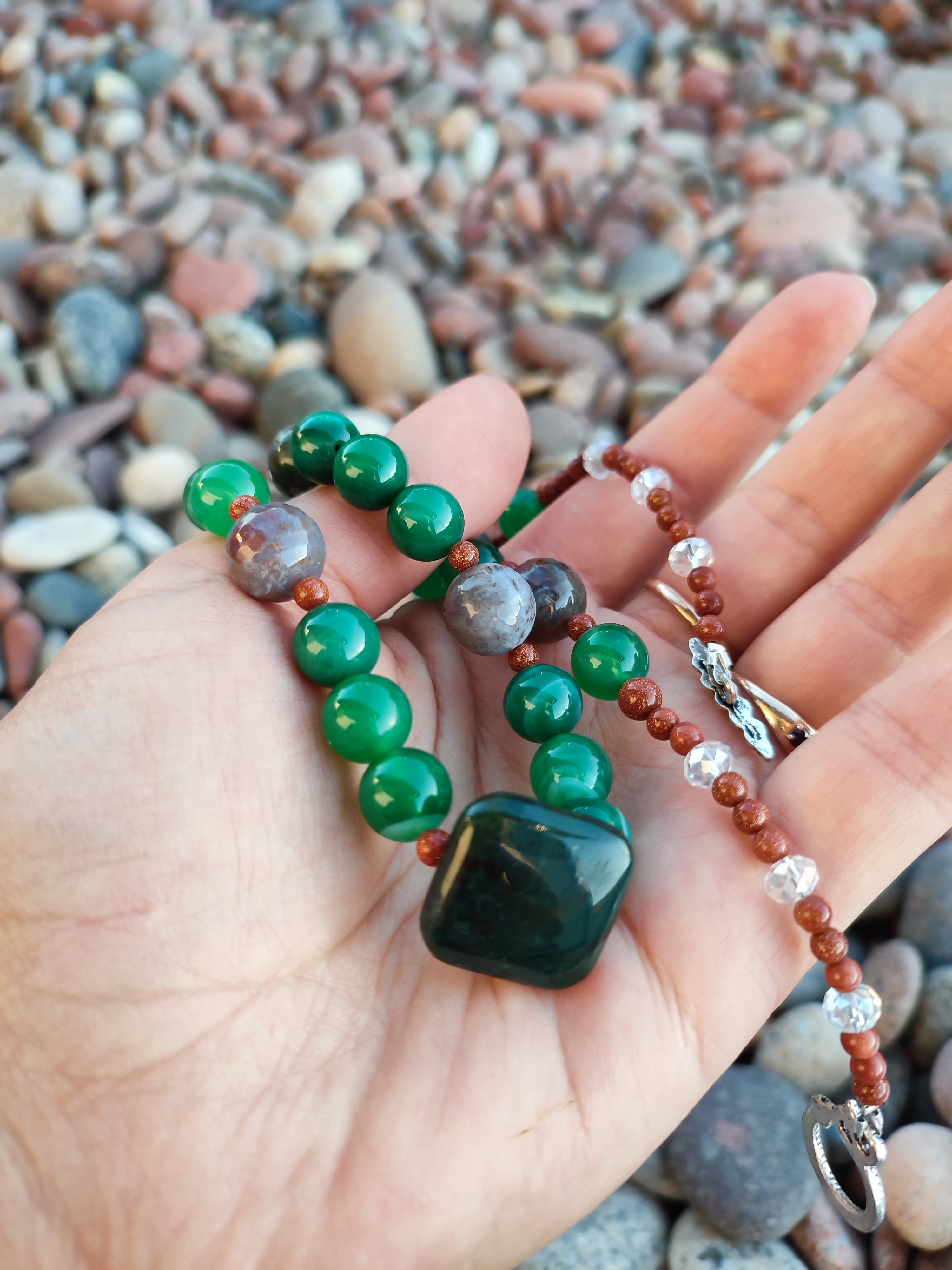 Išskirtinis rankų darbo vėrinys "Džiaugsmo magija" + AFIRMACIJA