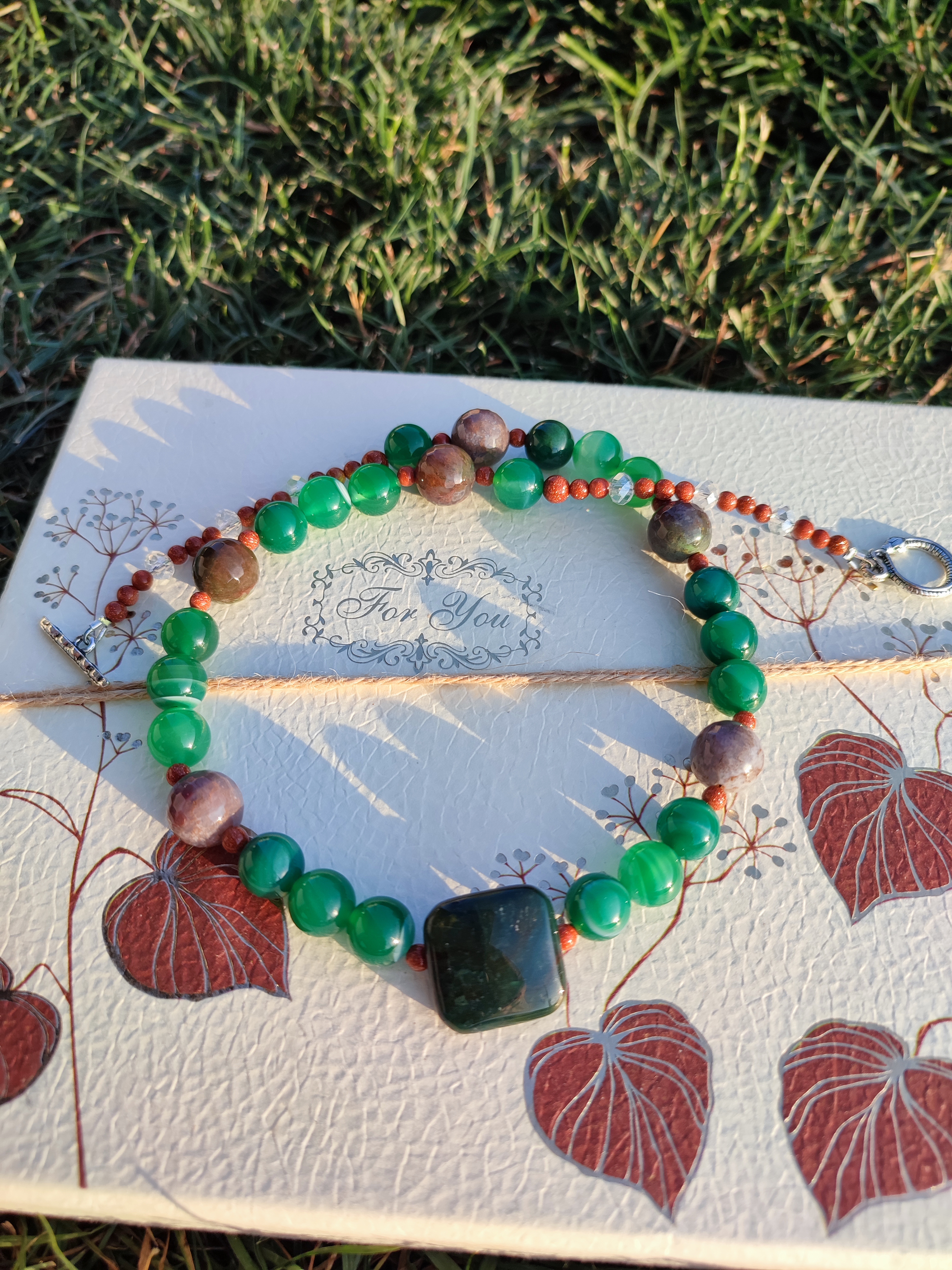 Išskirtinis rankų darbo vėrinys "Džiaugsmo magija" + AFIRMACIJA