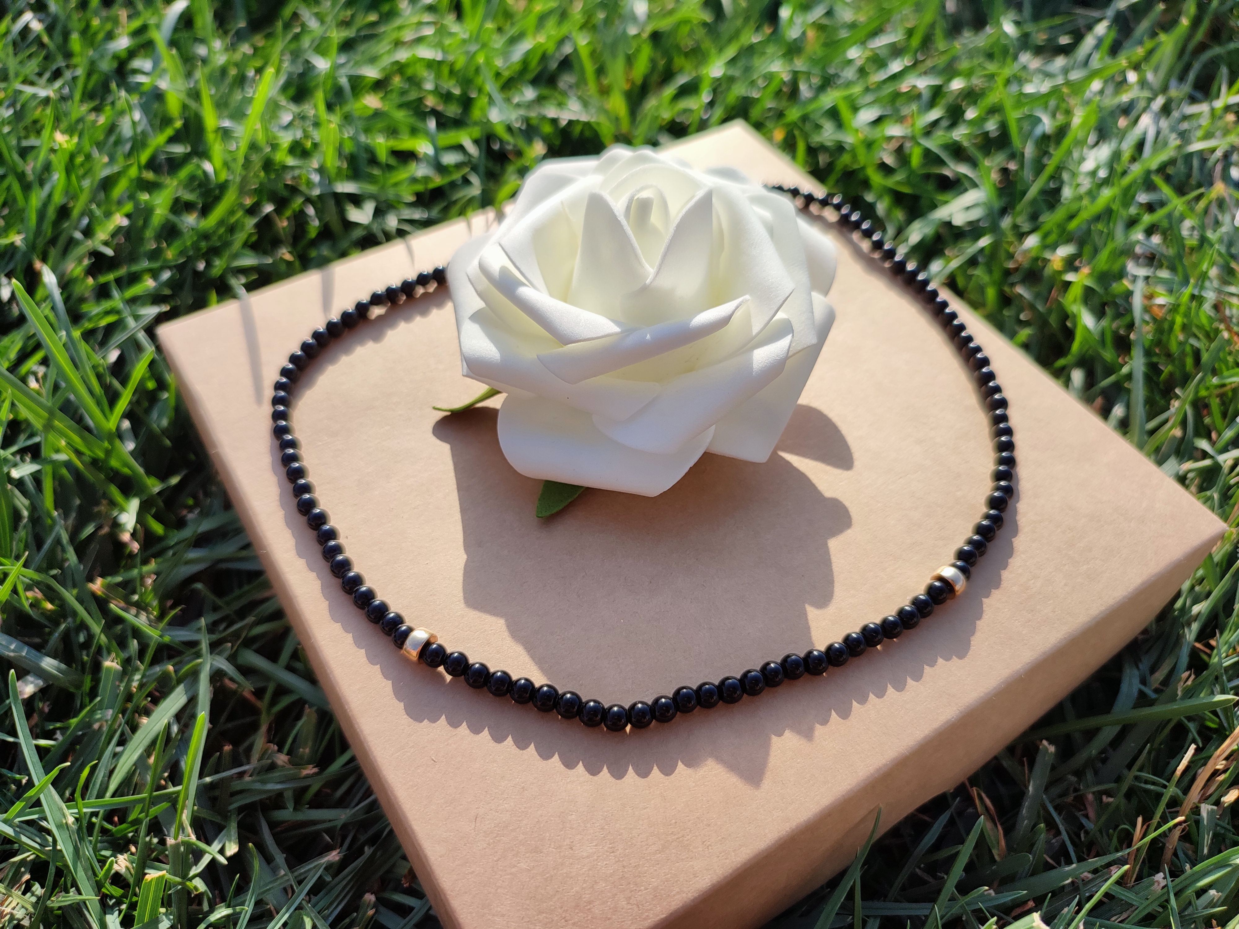 Išskirtinis rankų darbo vėrinys "Juodasis oniksas" + AFIRMACIJA