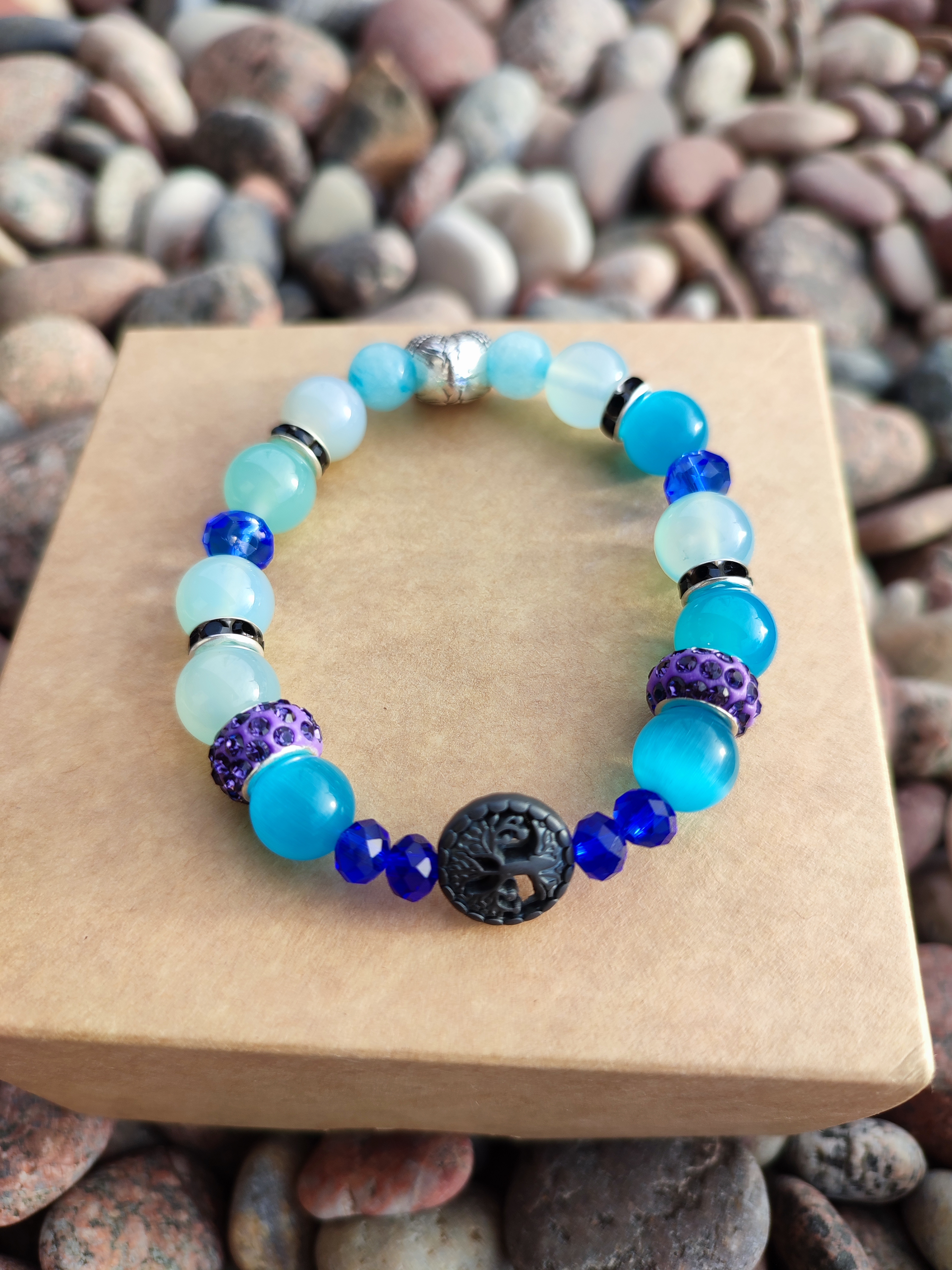 Rankų darbo apyrankė "Gyvybinga moteris" + AFIRMACIJA