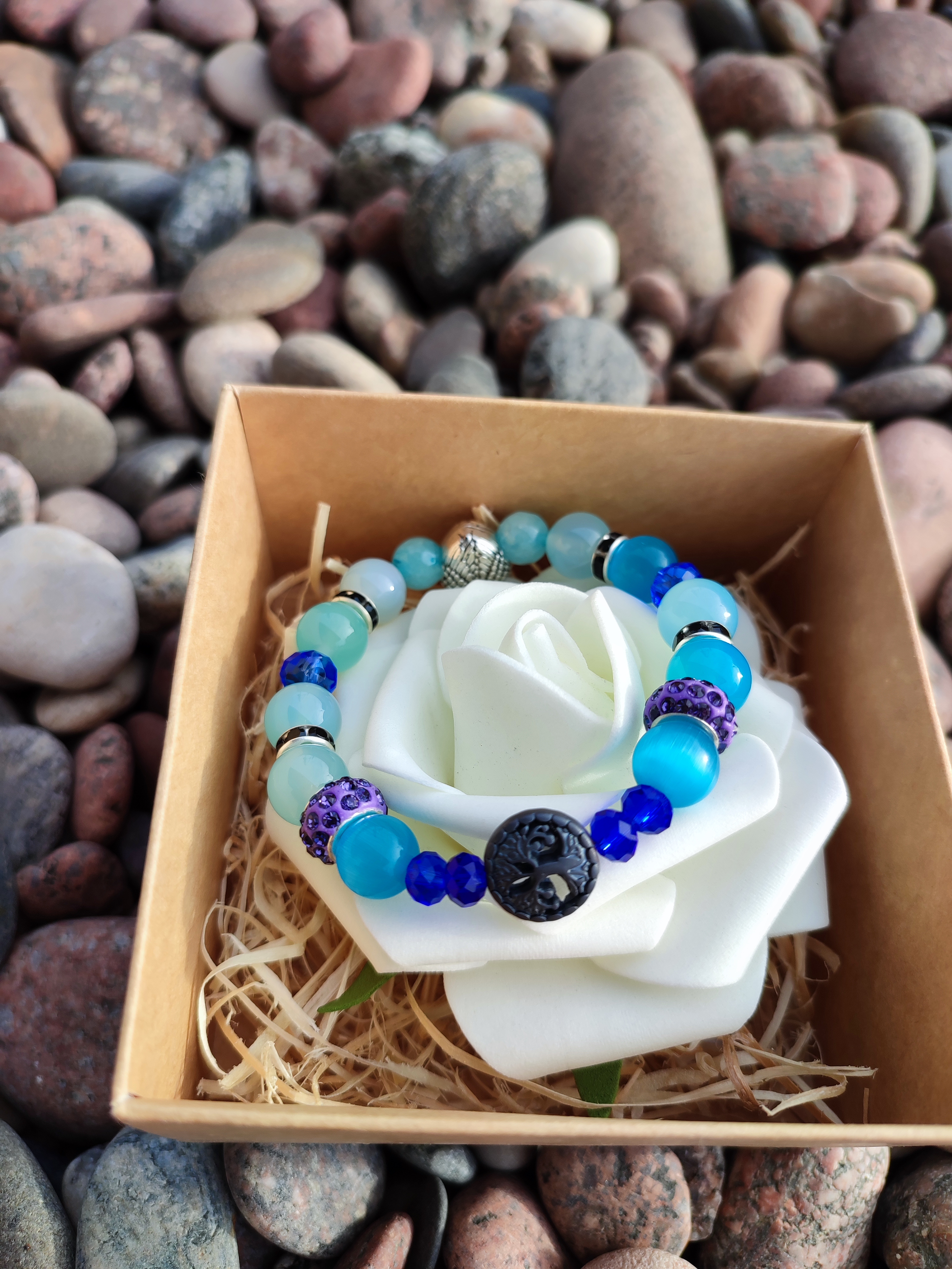 Rankų darbo apyrankė "Gyvybinga moteris" + AFIRMACIJA