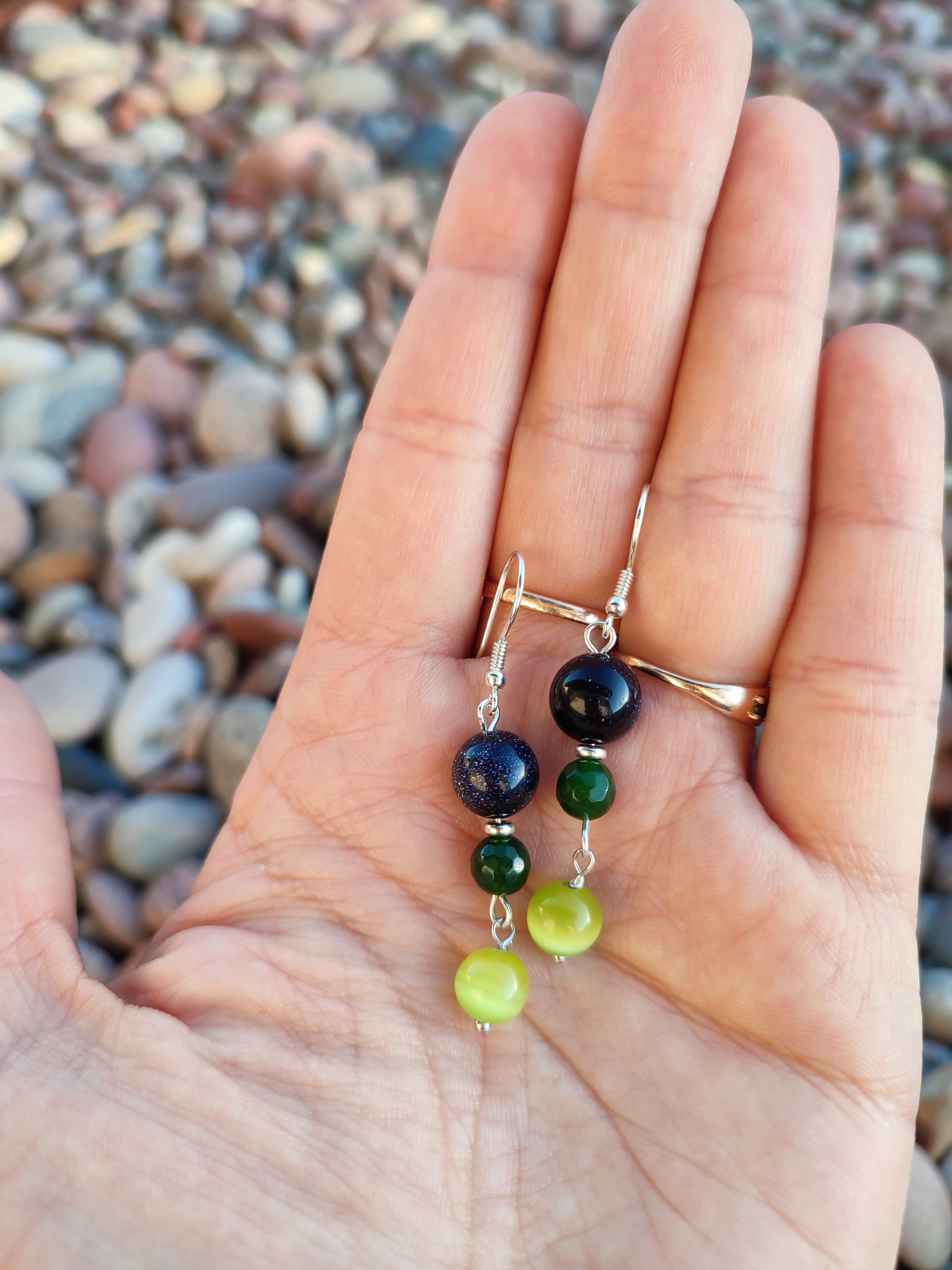 Rankų darbo auskarai "Džiaugsmo magija" + AFIRMACIJA