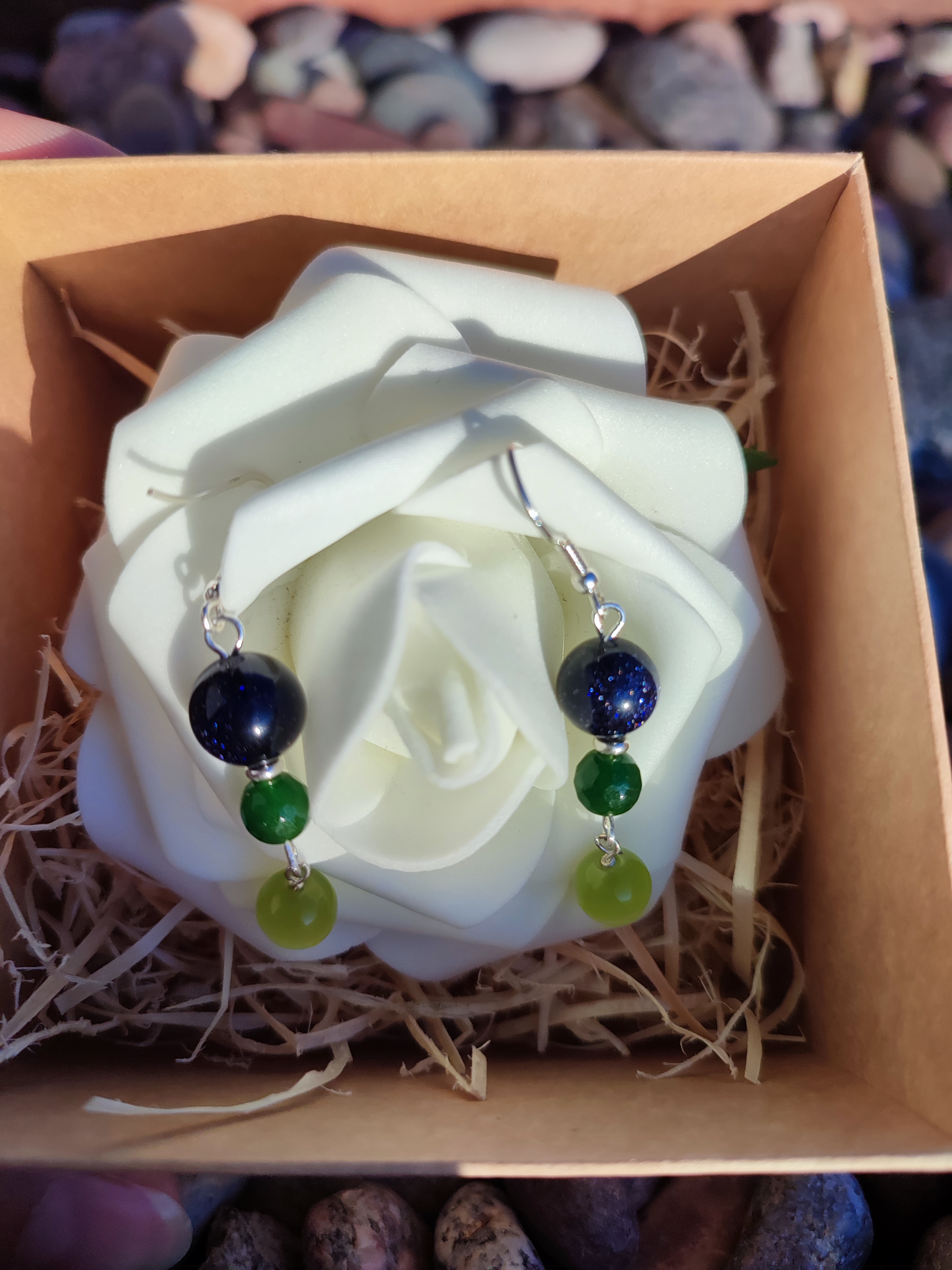 Rankų darbo auskarai "Džiaugsmo magija" + AFIRMACIJA