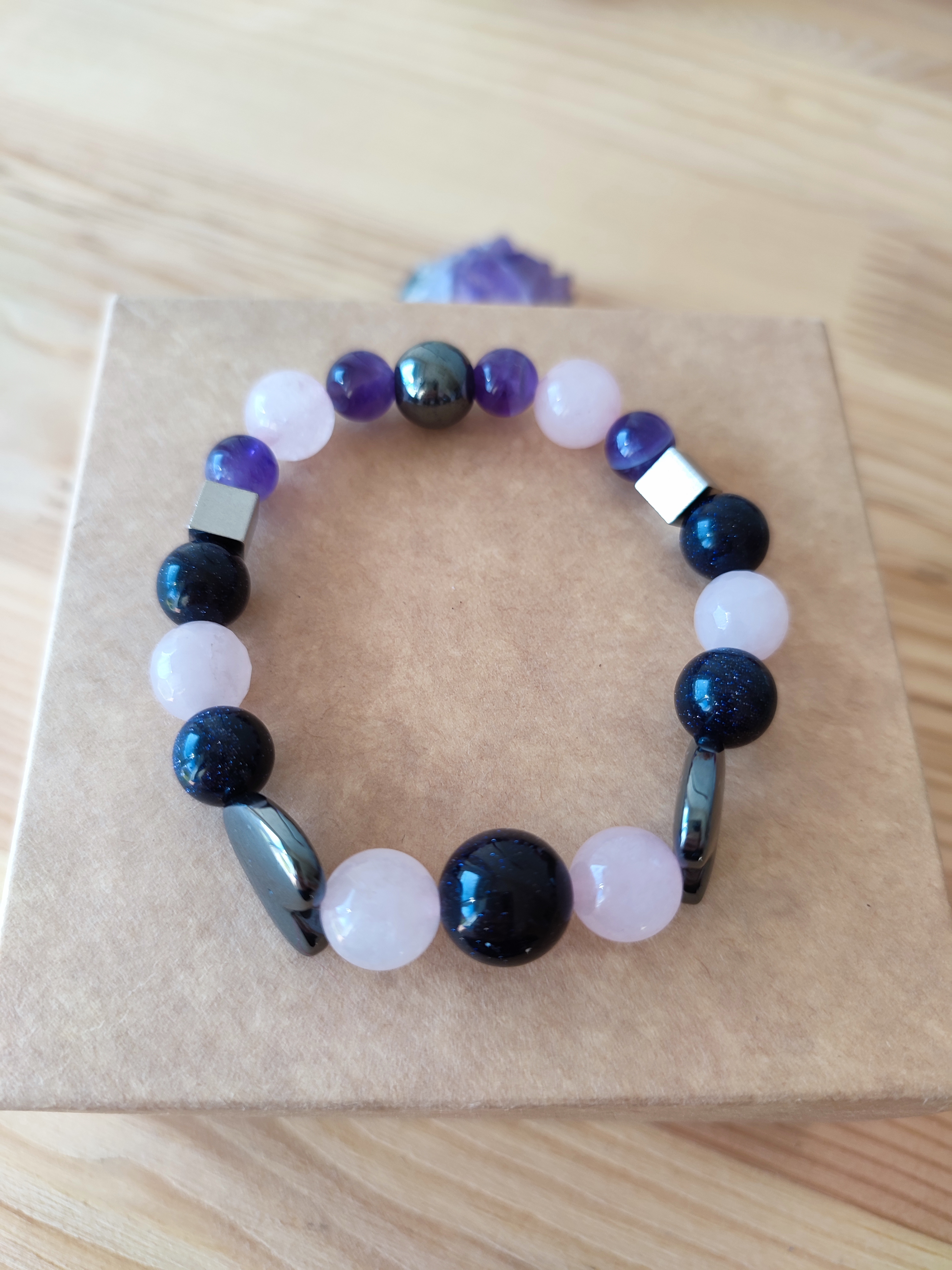 Rankų darbo apyrankė "Meilės Deivė" + AFIRMACIJA