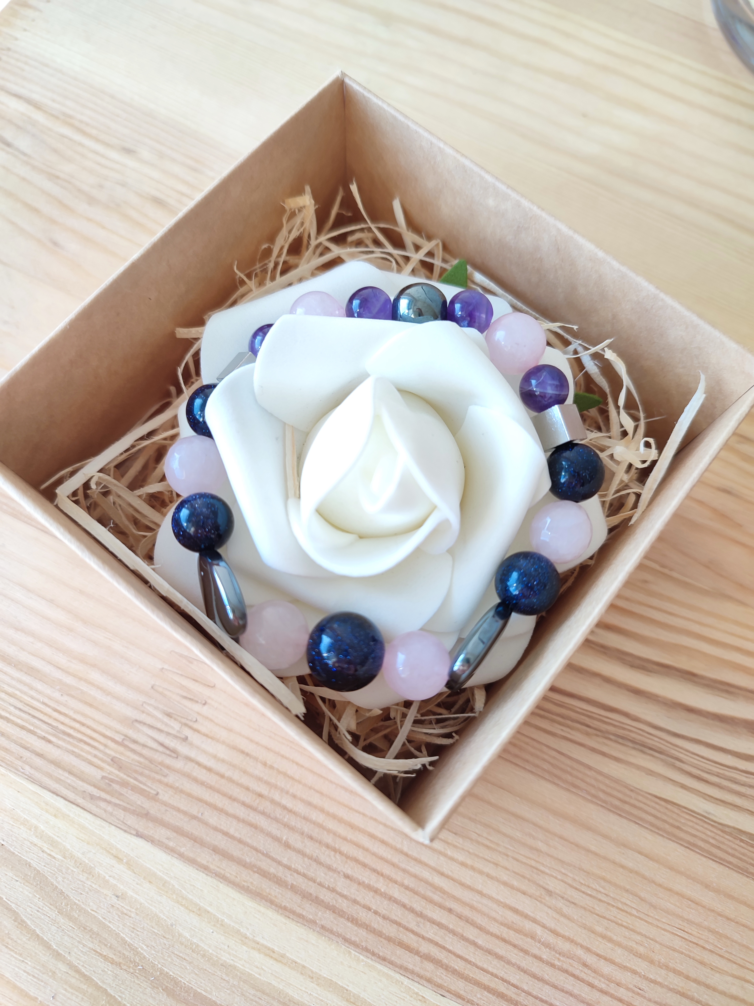 Rankų darbo apyrankė "Meilės Deivė" + AFIRMACIJA