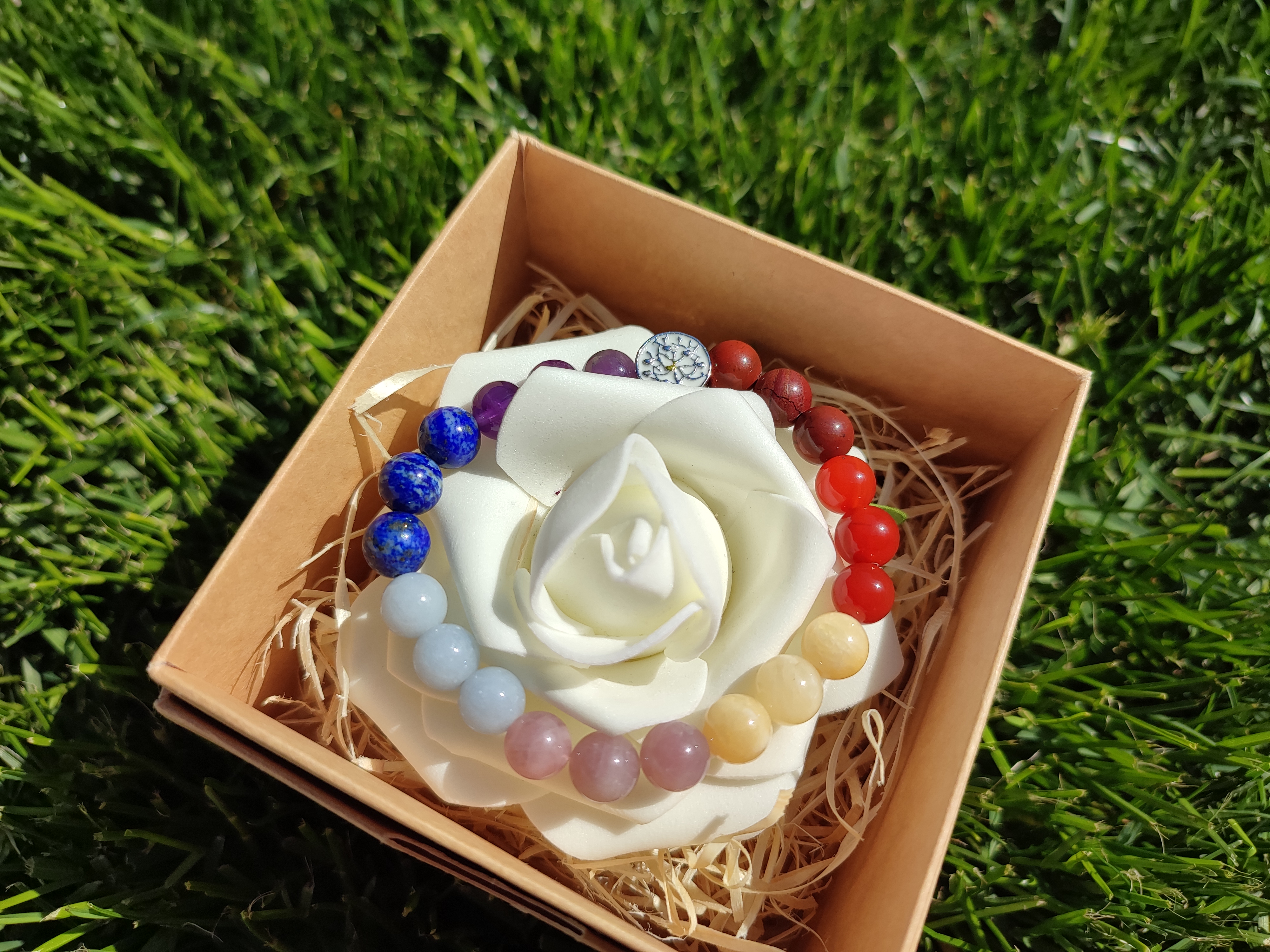 Rankų darbo apyrankė "7 čakros su gyvybės medžiu" + AFIRMACIJA