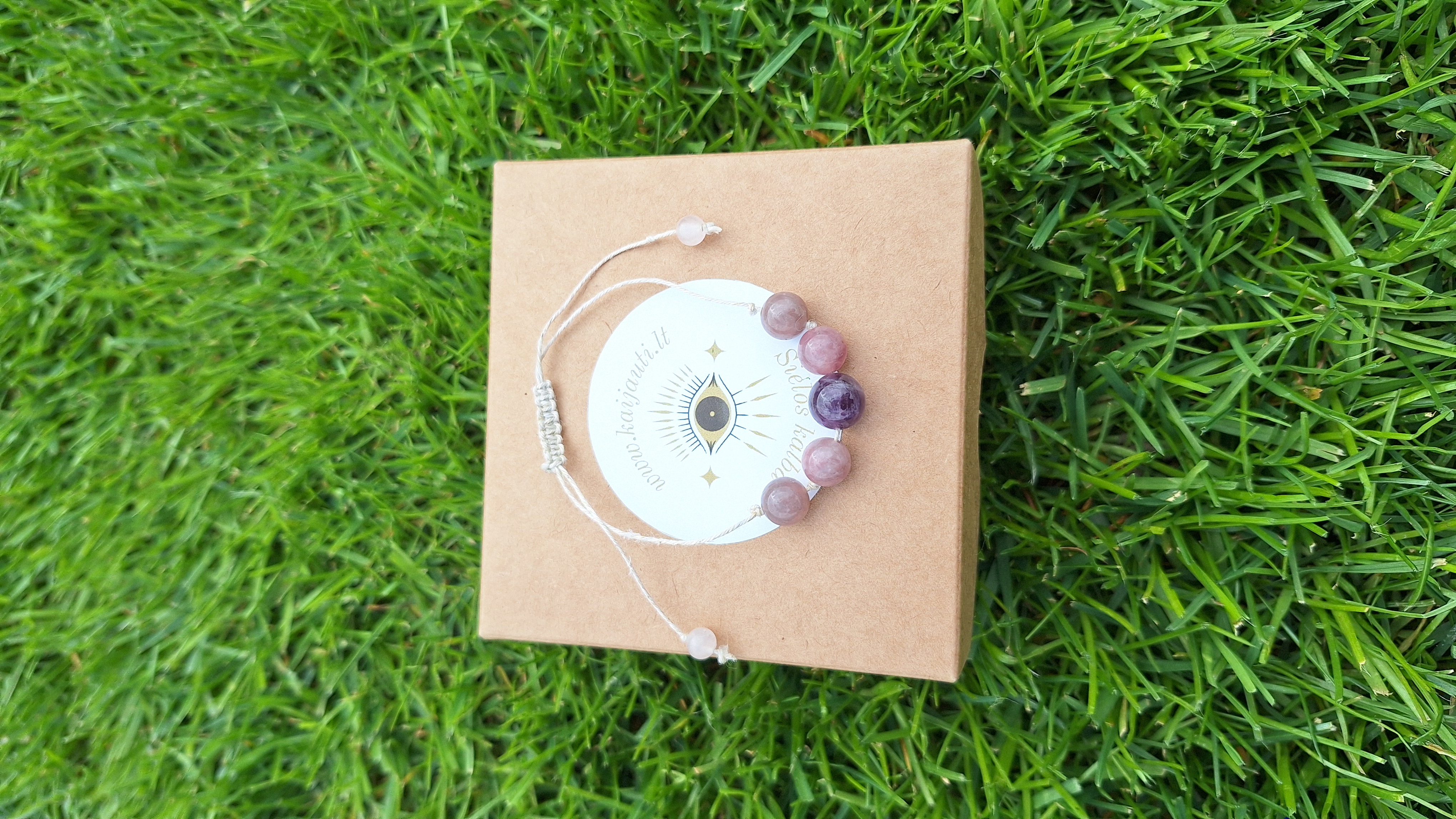 Apyrankė ant siūlo "Mylėti save"