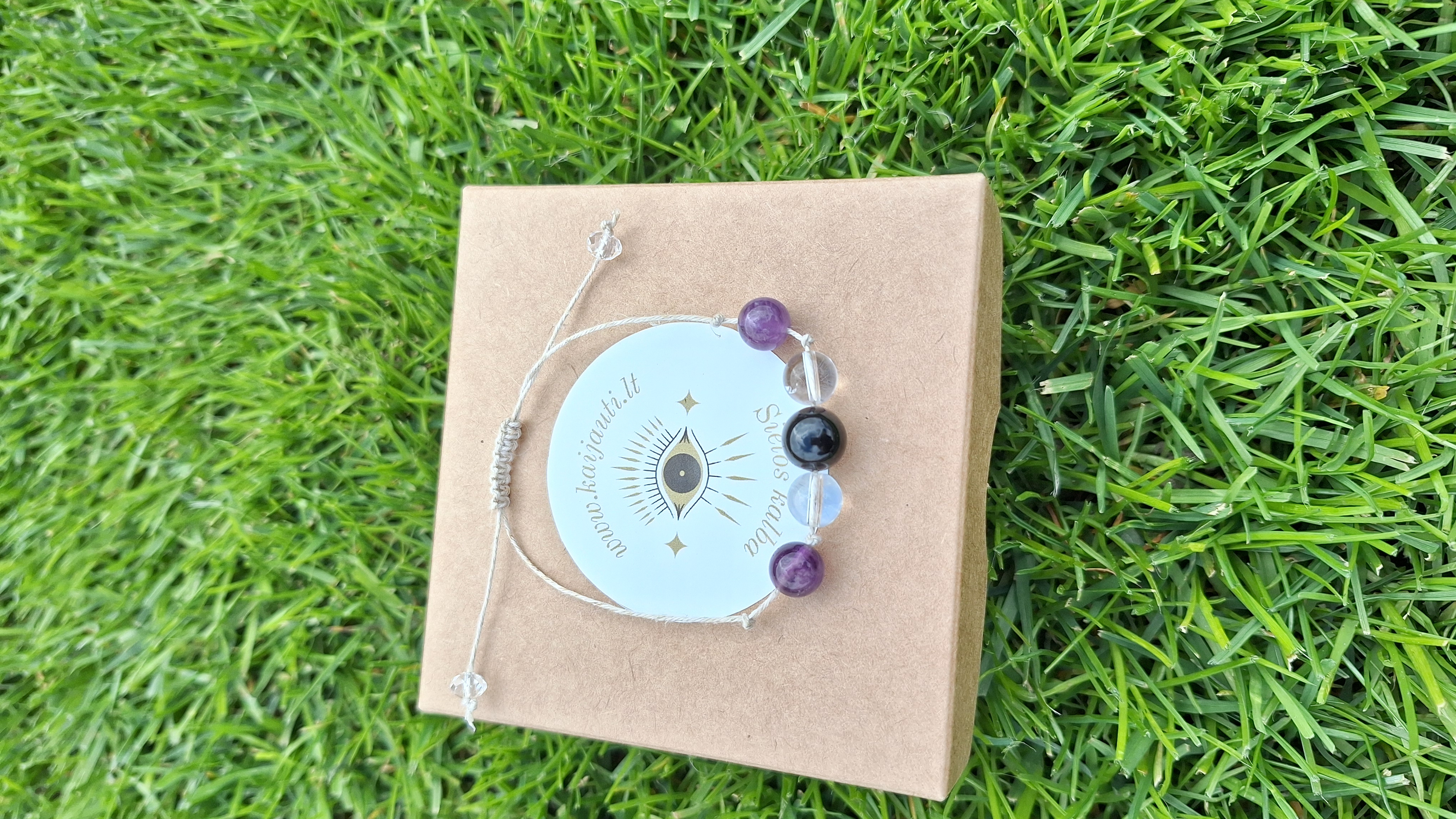 Apyrankė ant siūlo "Savo ašyje"