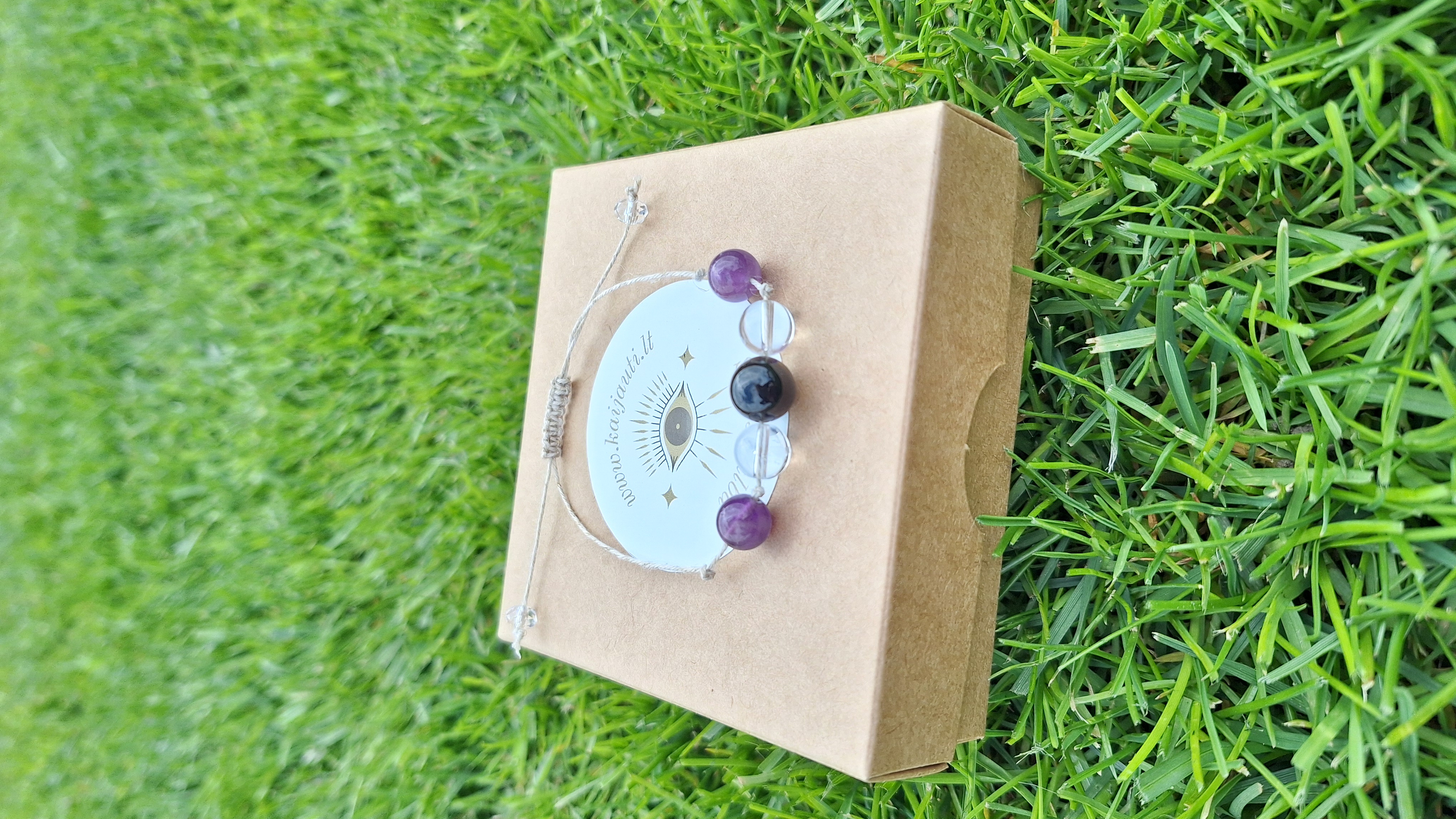 Apyrankė ant siūlo "Savo ašyje"