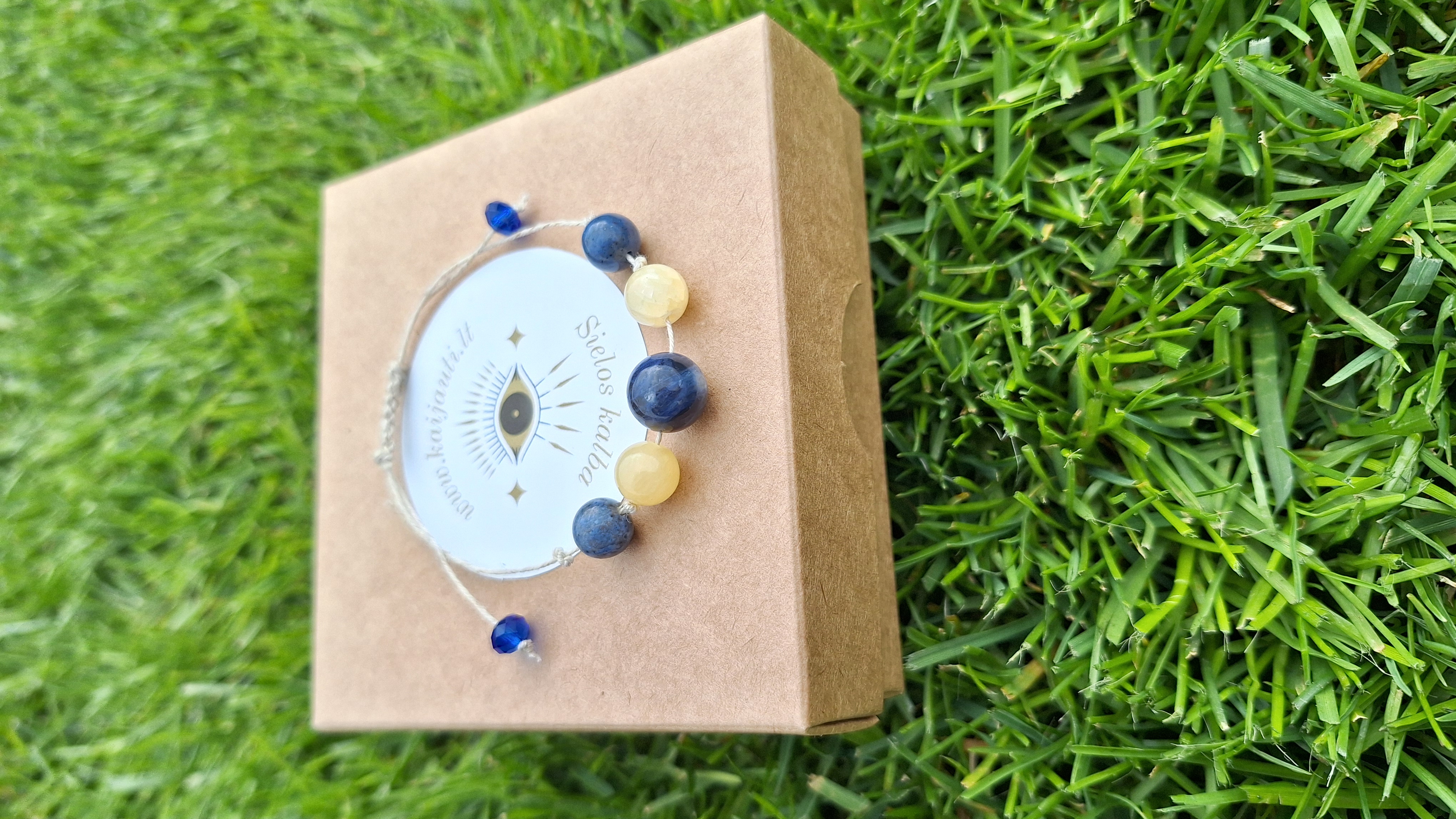 Apyrankė ant siūlo "Pasitikėti savo galia"