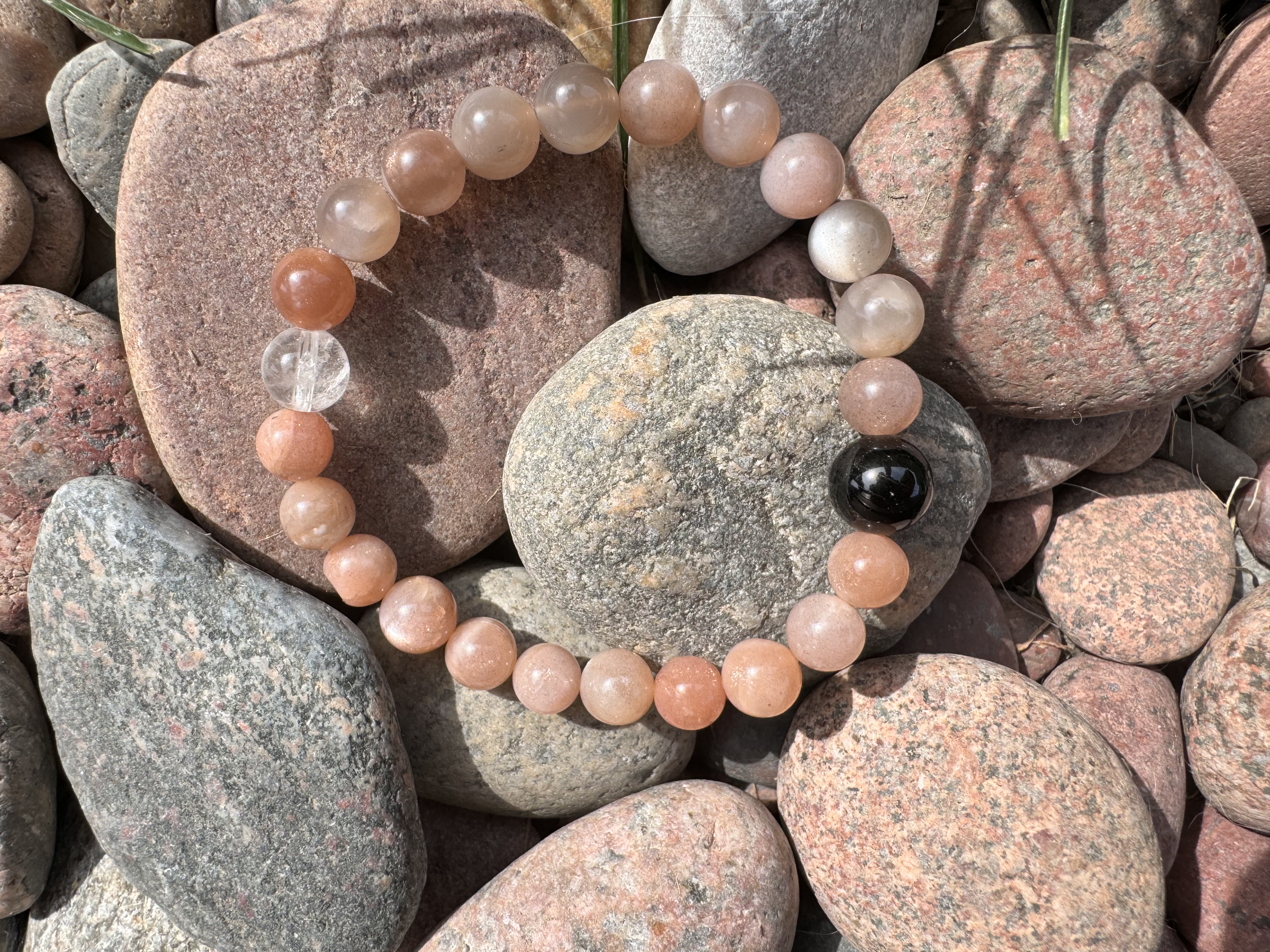 Rankų darbo apyrankė "Yin + Yang" + AFIRMACIJA