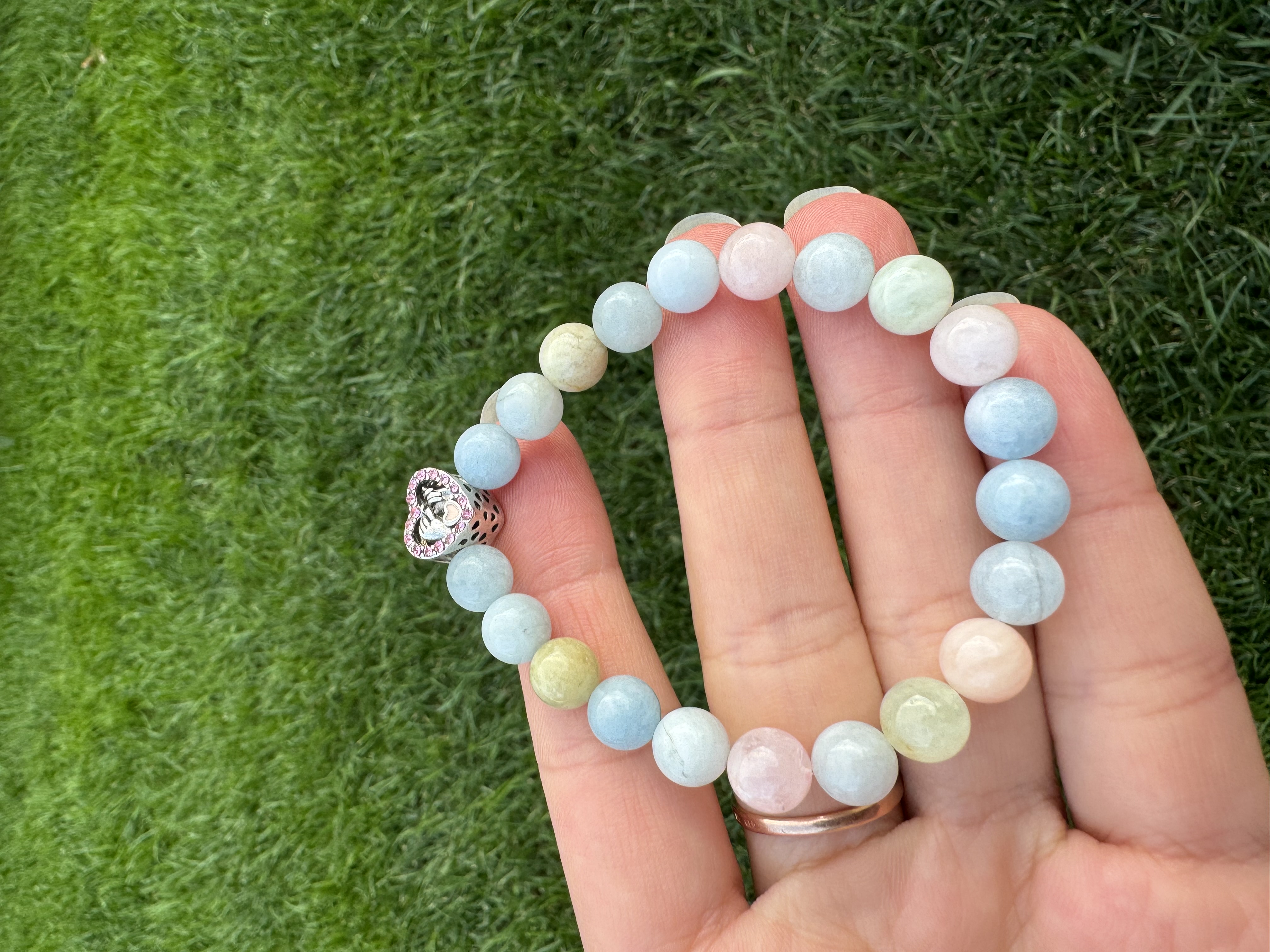 Rankų darbo apyrankė “Pozityvumo kibirkštis”+ AFIRMACIJA