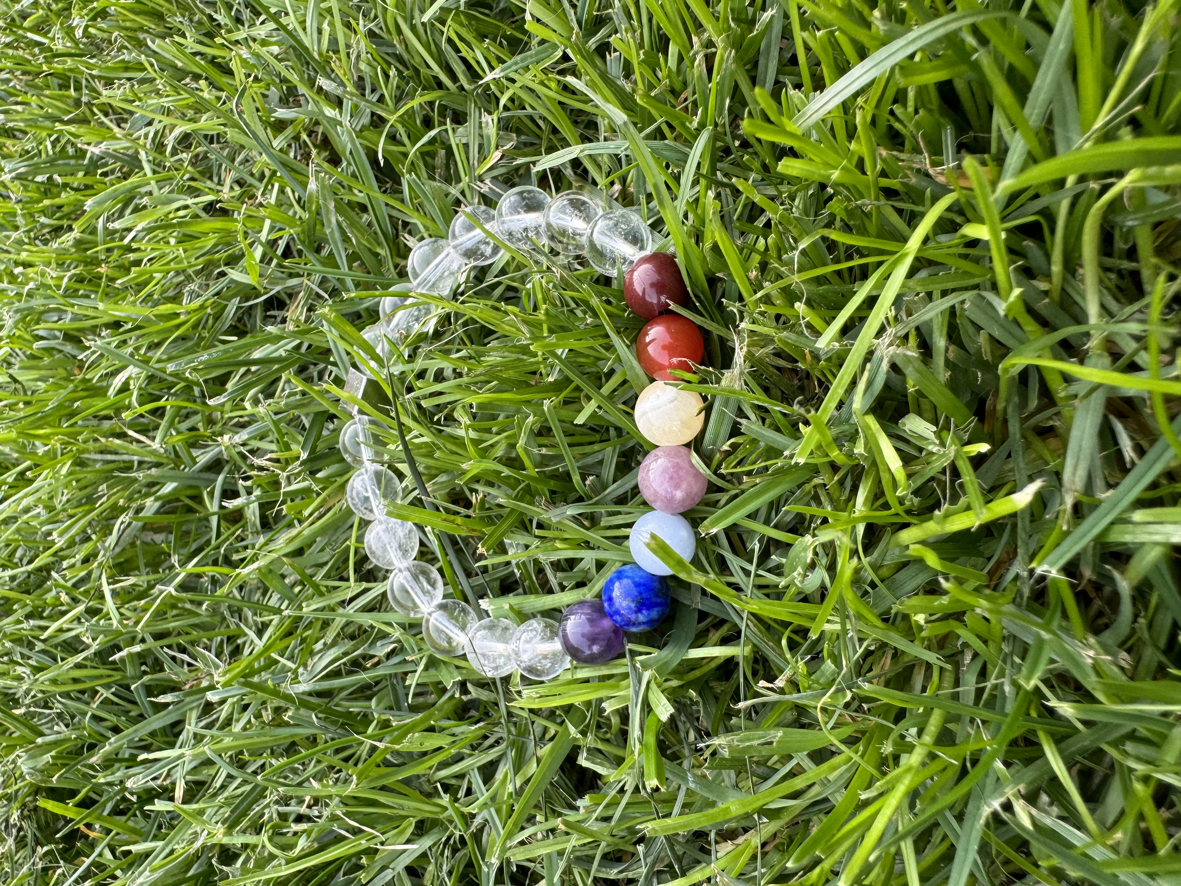 Rankų darbo apyrankė "7 čakros su kalnų krištolu" + AFIRMACIJA