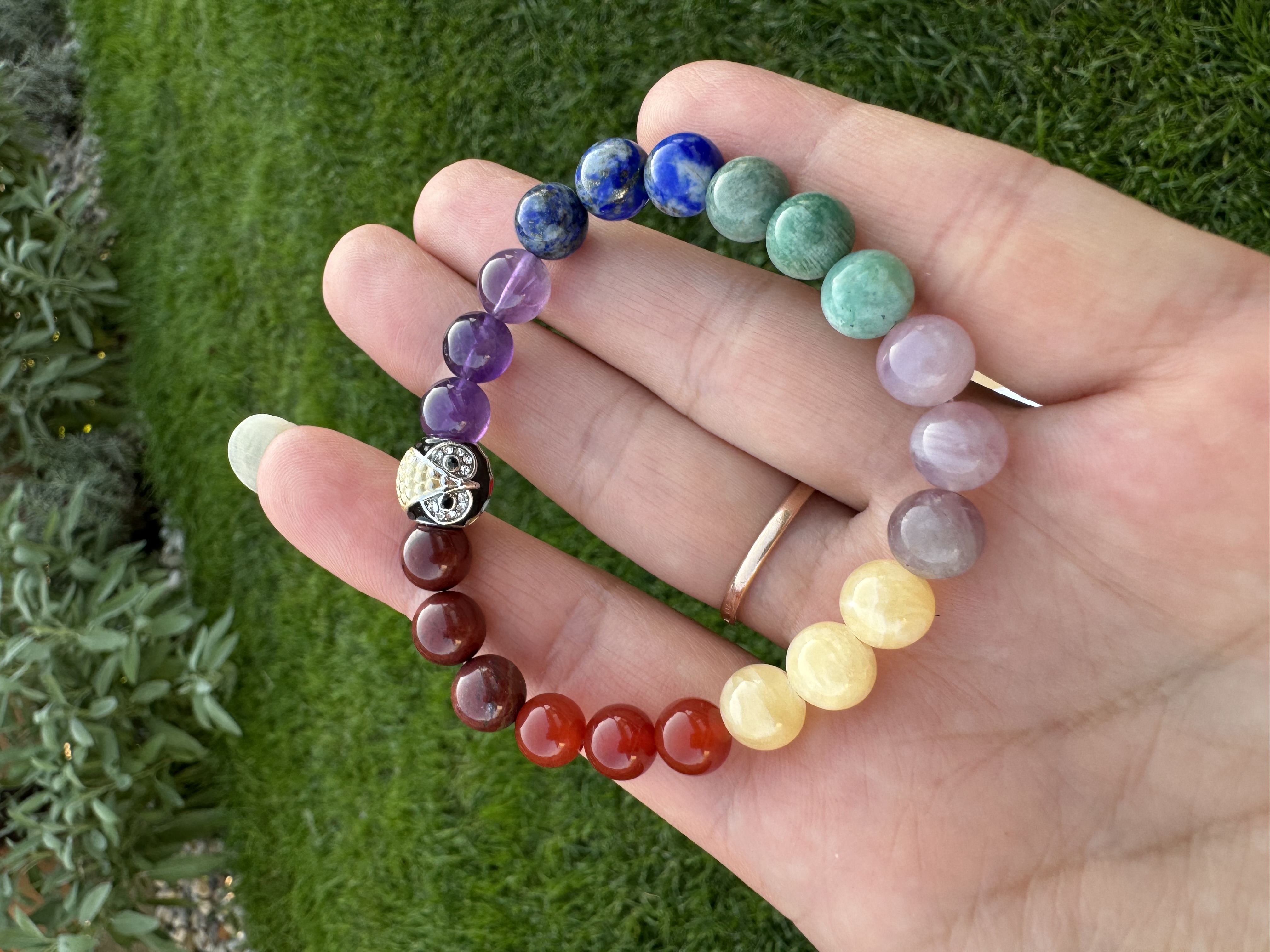 Rankų darbo apyrankė "7 čakros su pelėda" + AFIRMACIJA