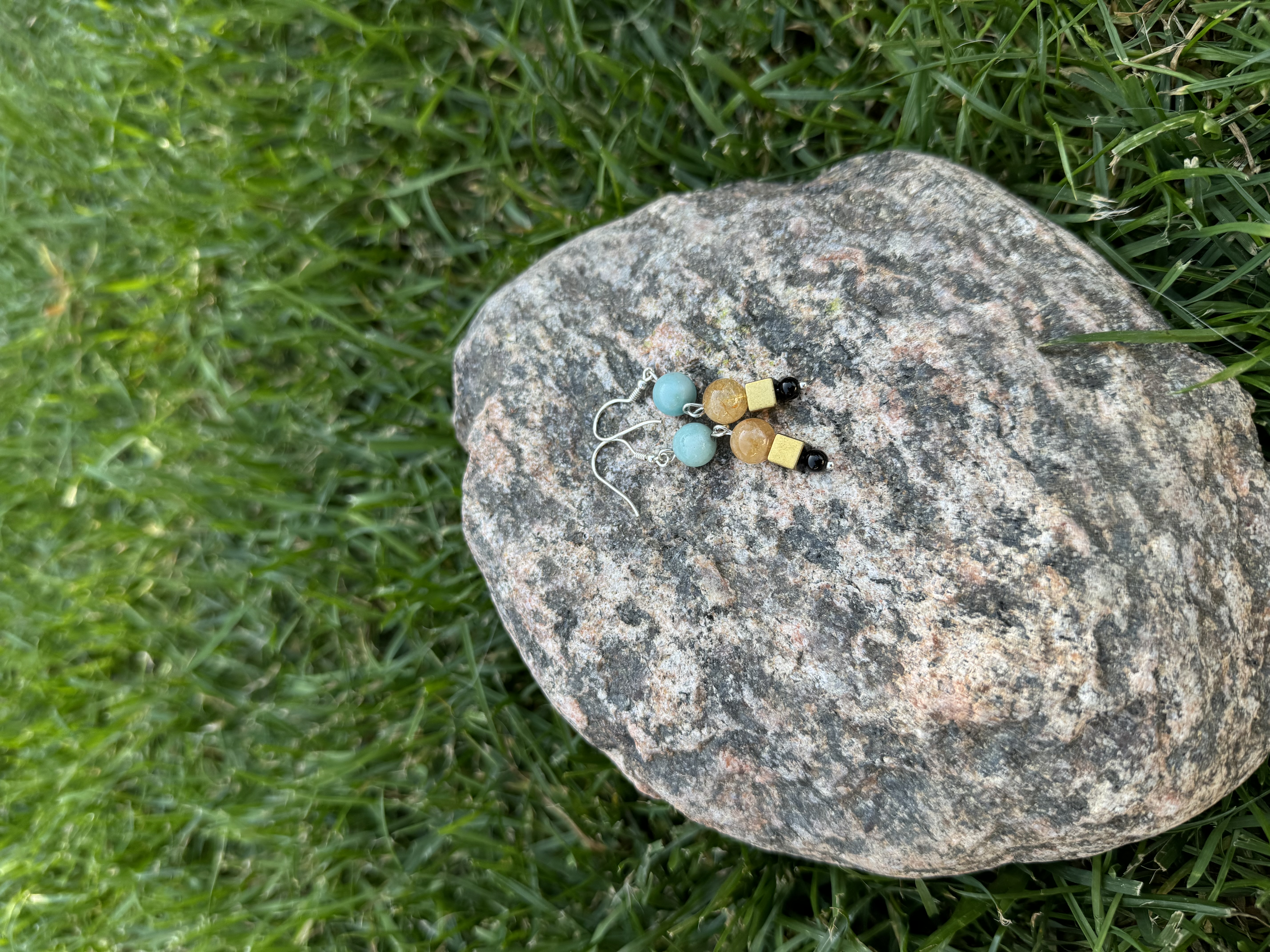 Rankų darbo auskarai "Deivės džiaugsmas" + AFIRMACIJA