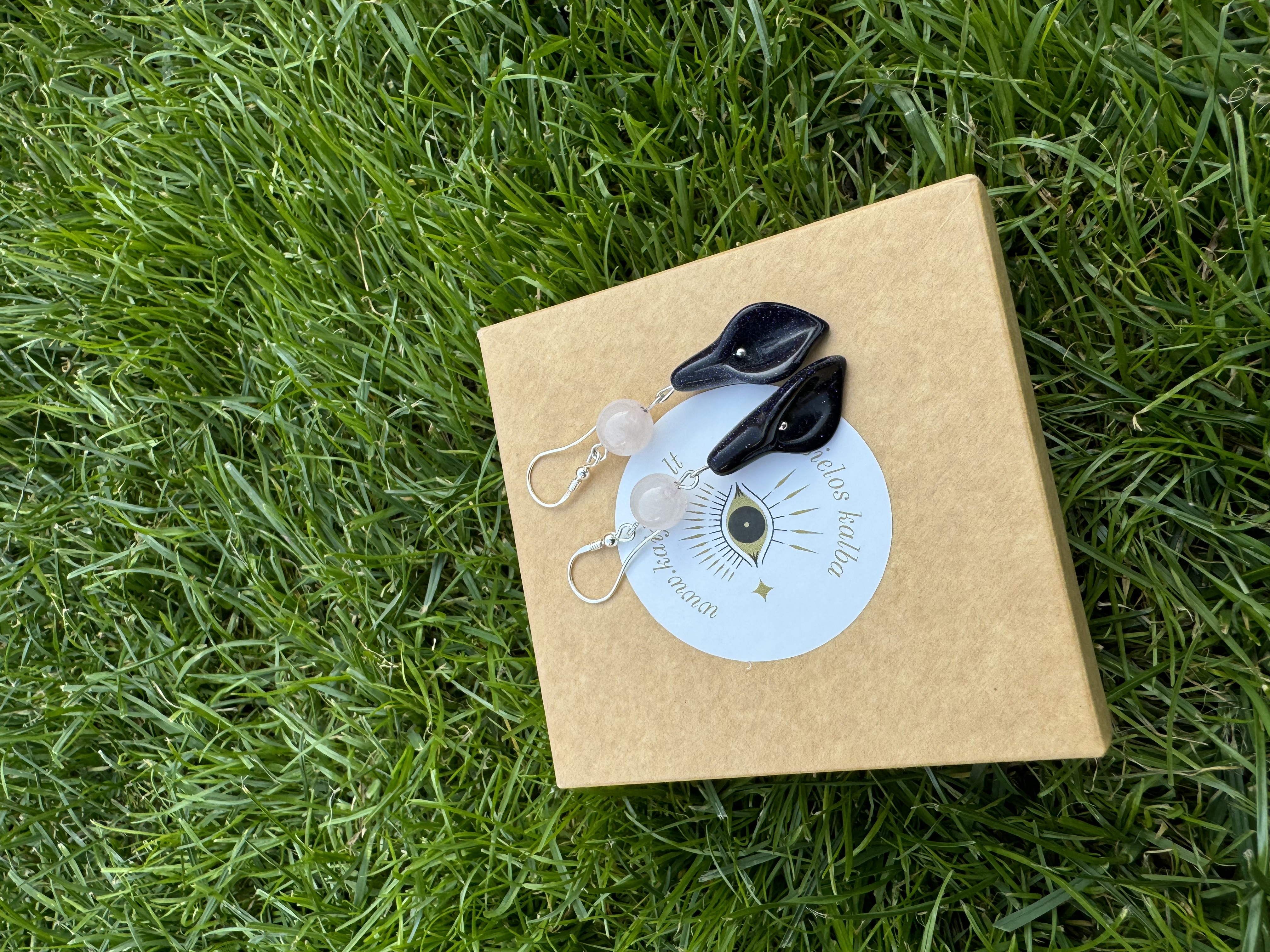 Rankų darbo auskarai "Žydinti meilė" + AFIRMACIJA