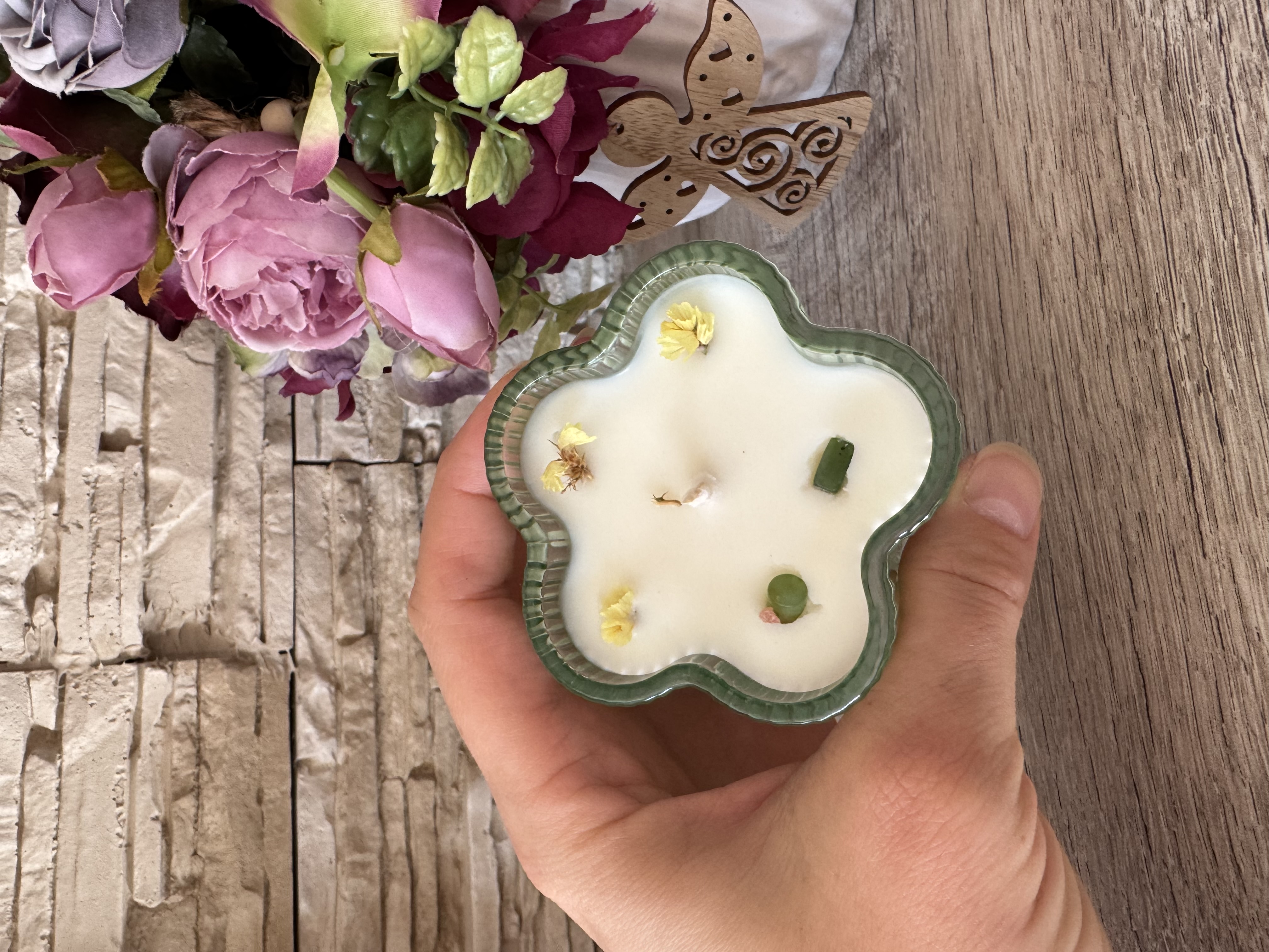 Natūrali sojų vaško žvakė "Gėlė"