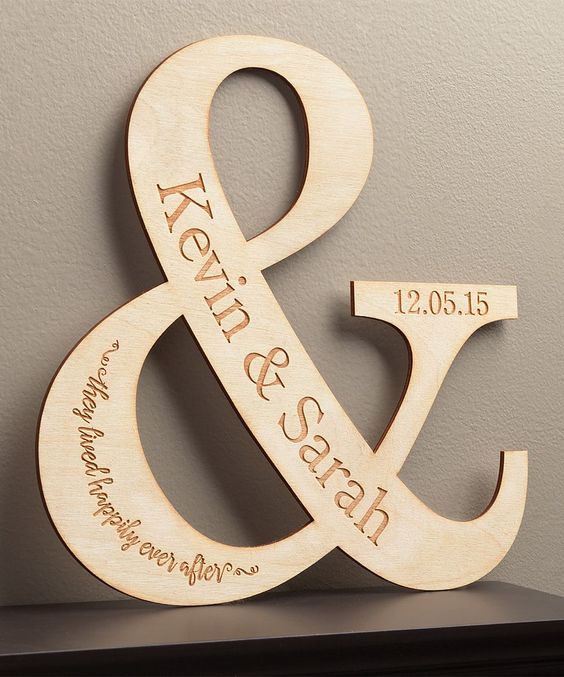 Personalized ampersand sign