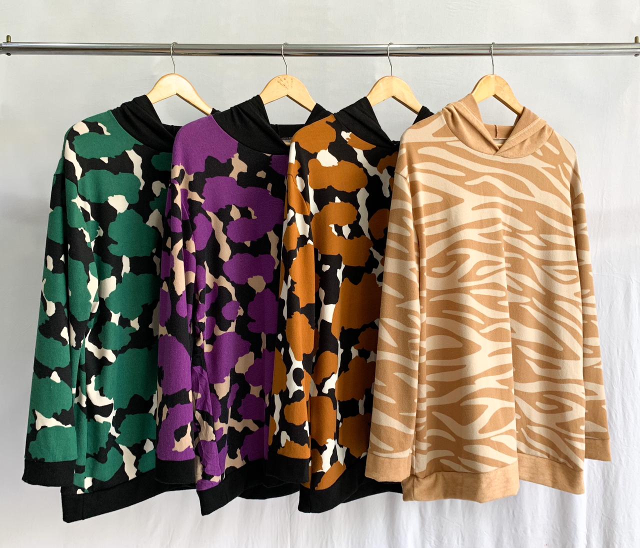 BUZO XXL LANILLA ANGORA ANIMAL CON CAPUCHA