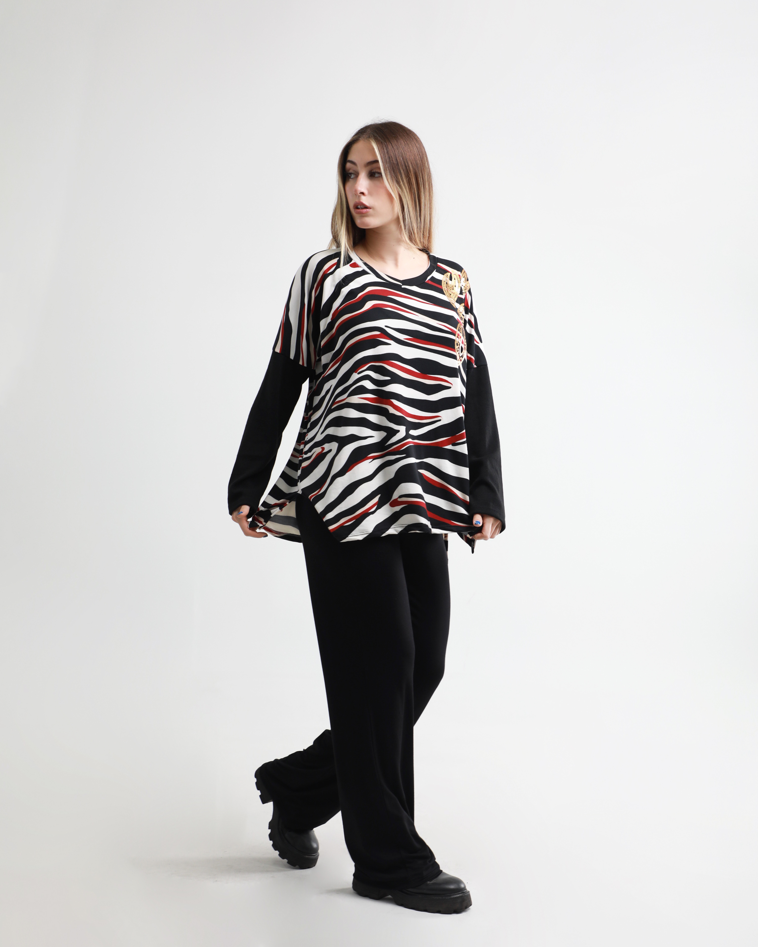 Remerón bordado de LENTEJUELAS BELINA