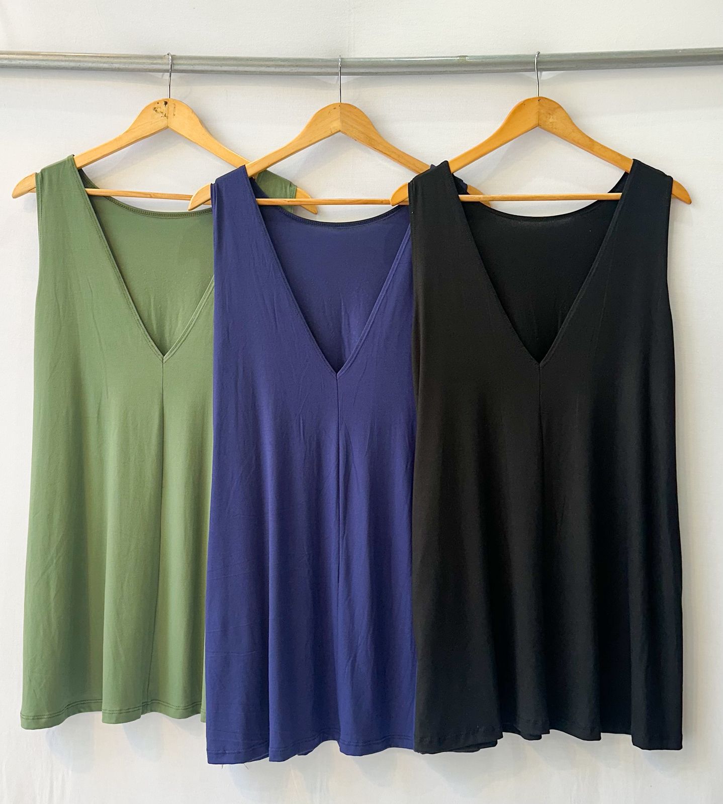 Vestido tachas espada V KEIRA