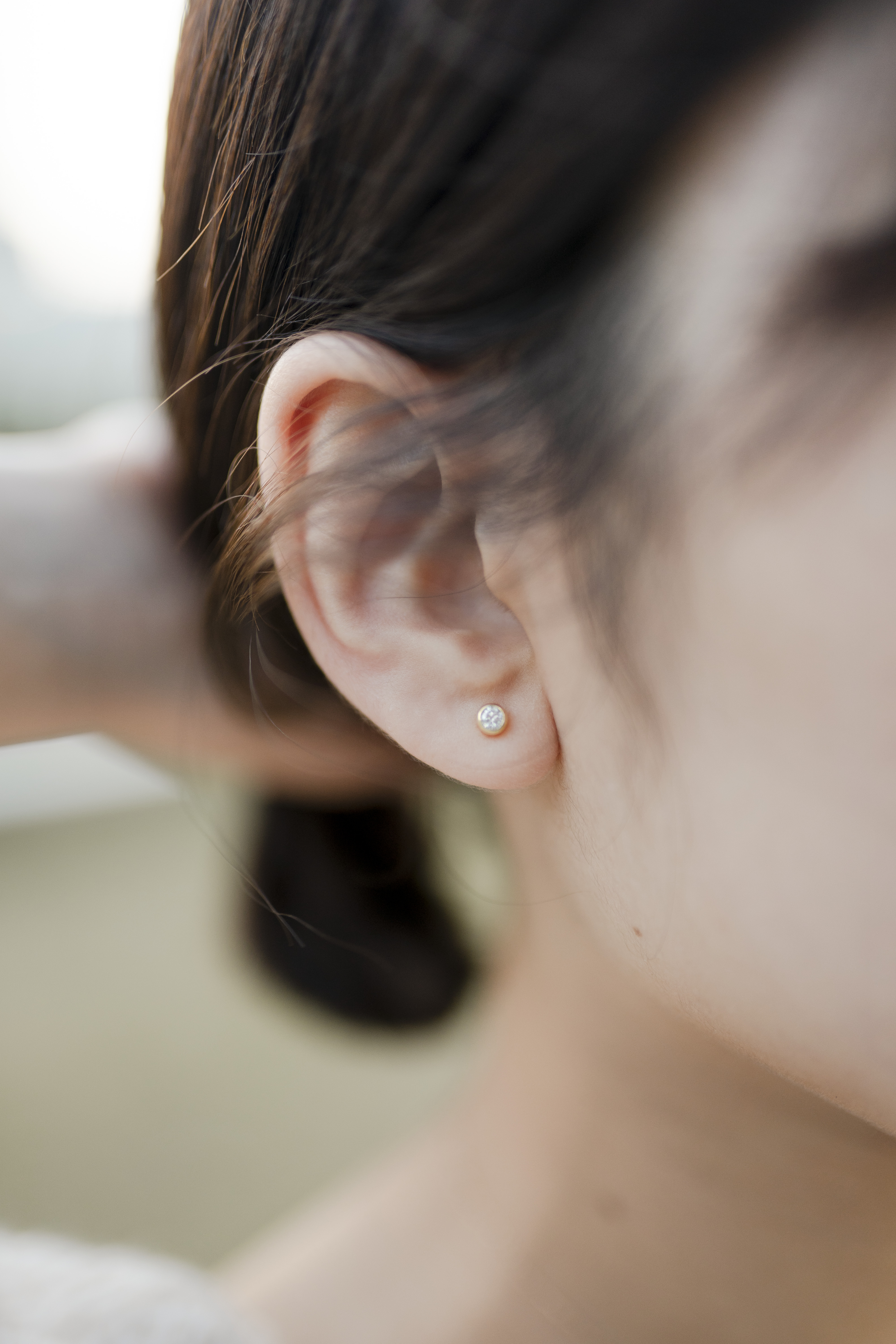 Serenity 18K鍍金莫桑鑽純銀耳環