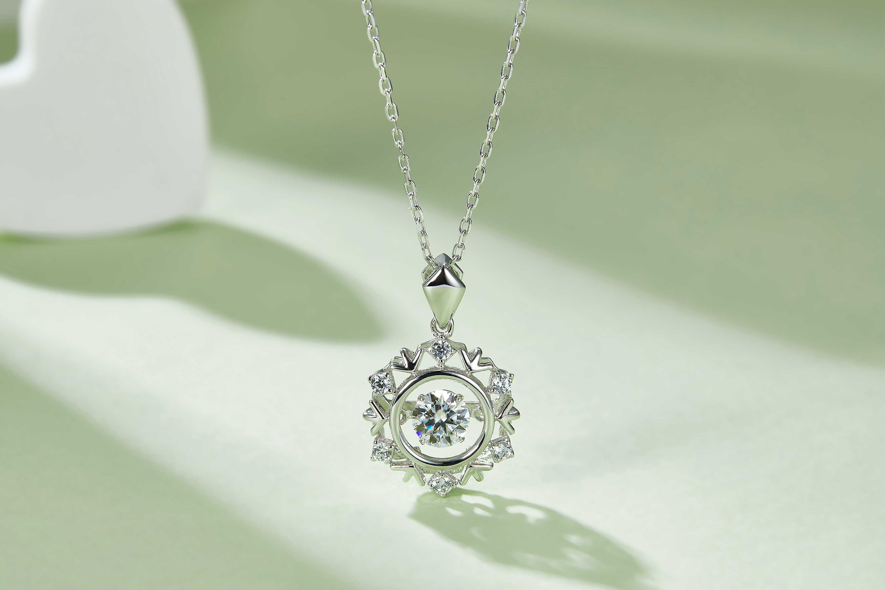 Snowfall Grace 莫桑石純銀鏈墜