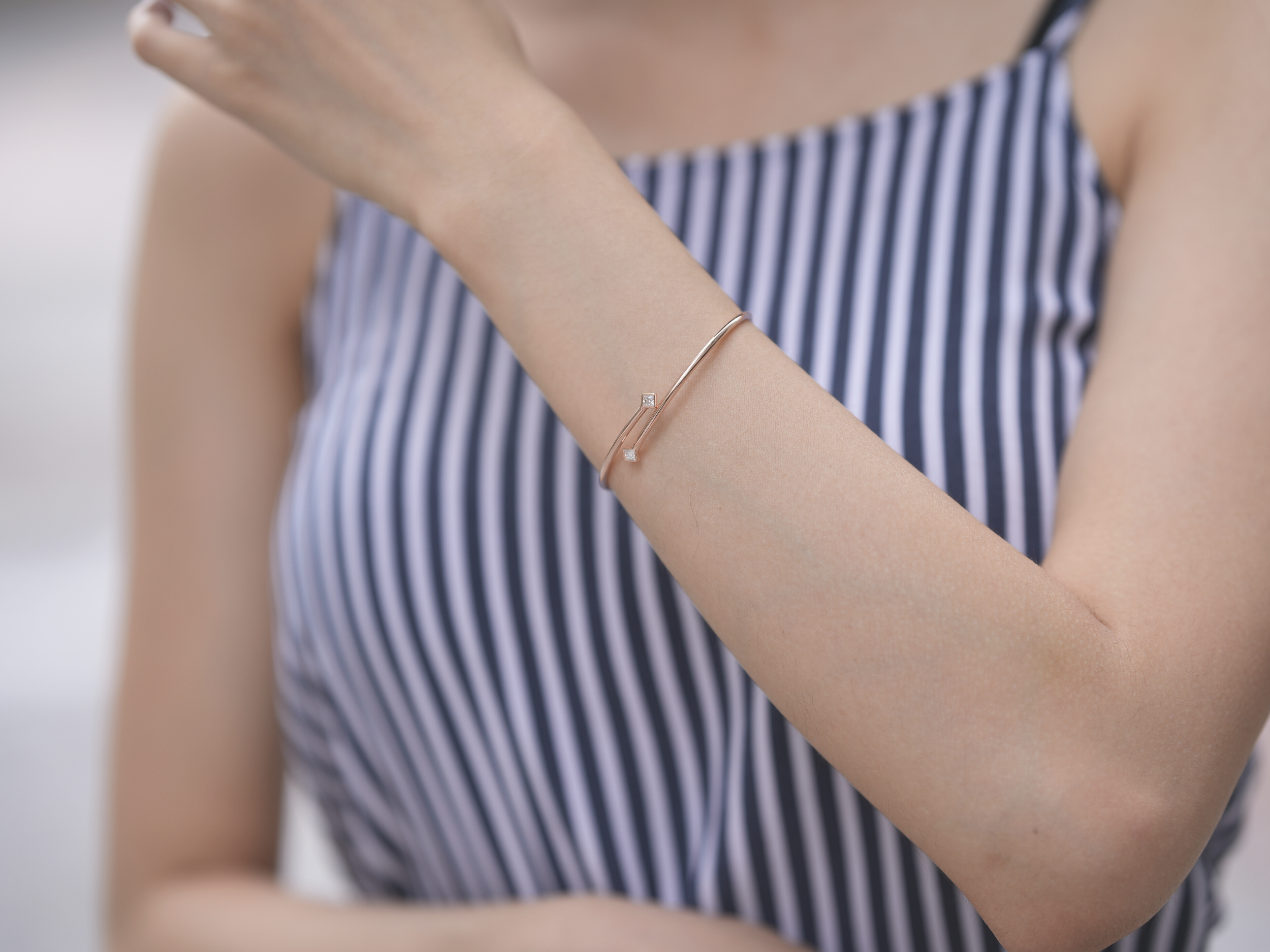 Hush Curve 18K玫瑰鍍金莫桑石手鐲