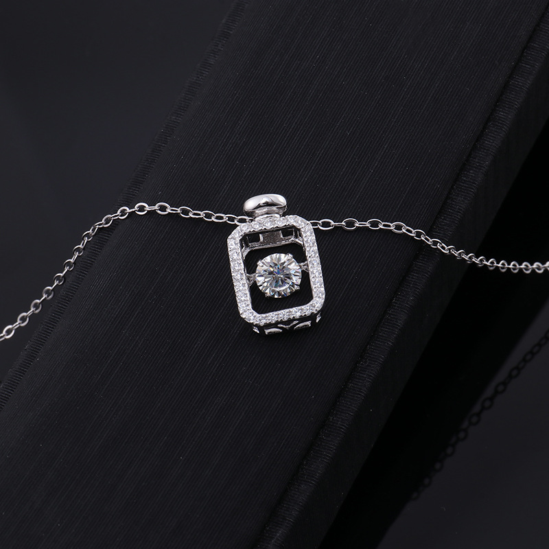 Enchanted Window 莫桑石純銀鏈墜