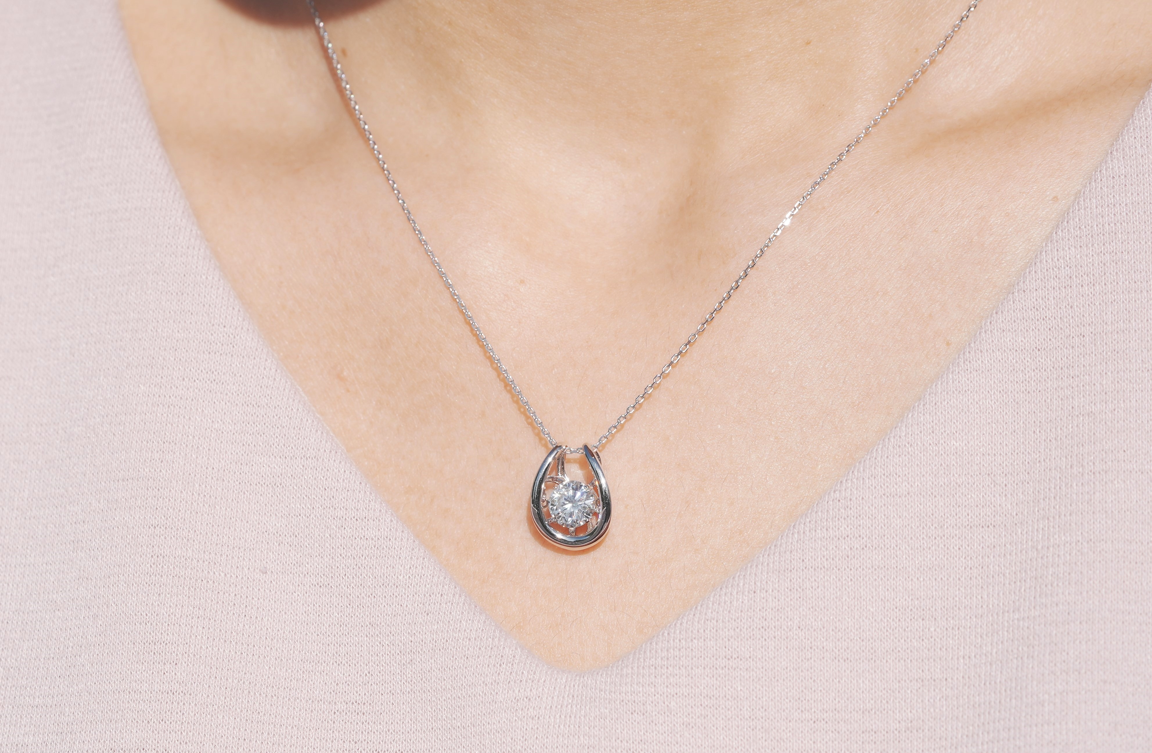 Enchanted U 莫桑石純銀吊墜項鏈