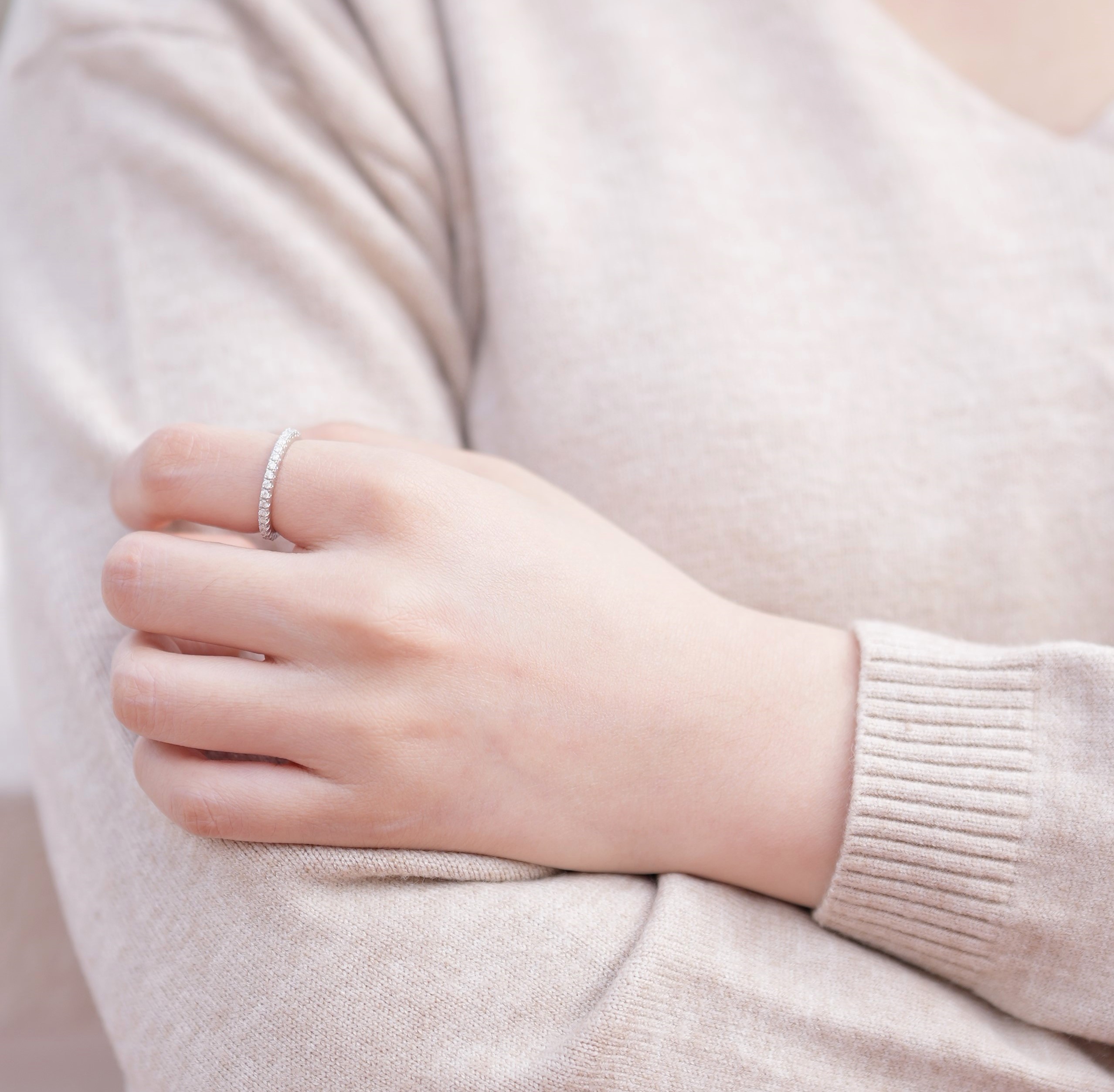  Dazzling Line 莫桑石戒指