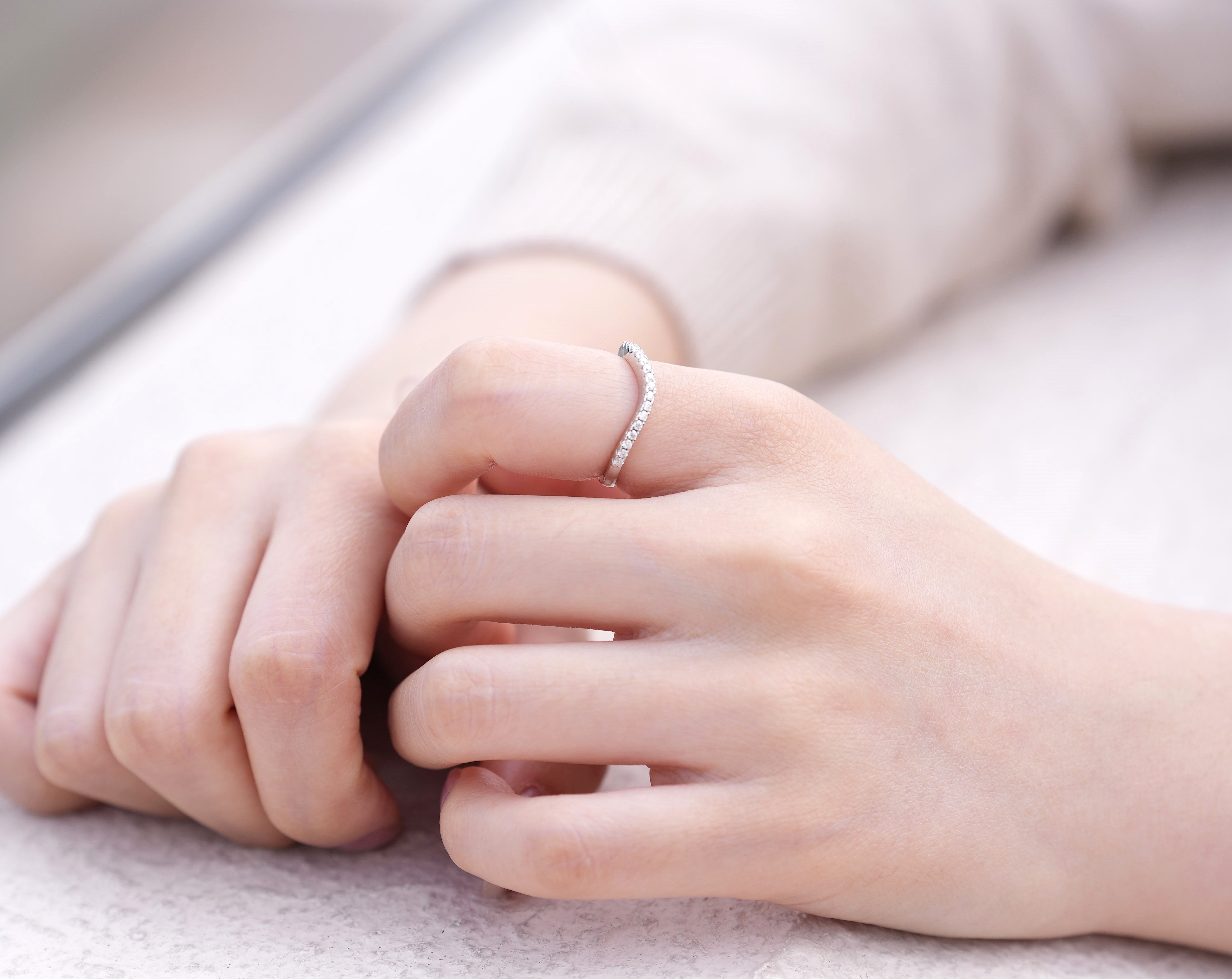 Gaze Allure 莫桑石戒指