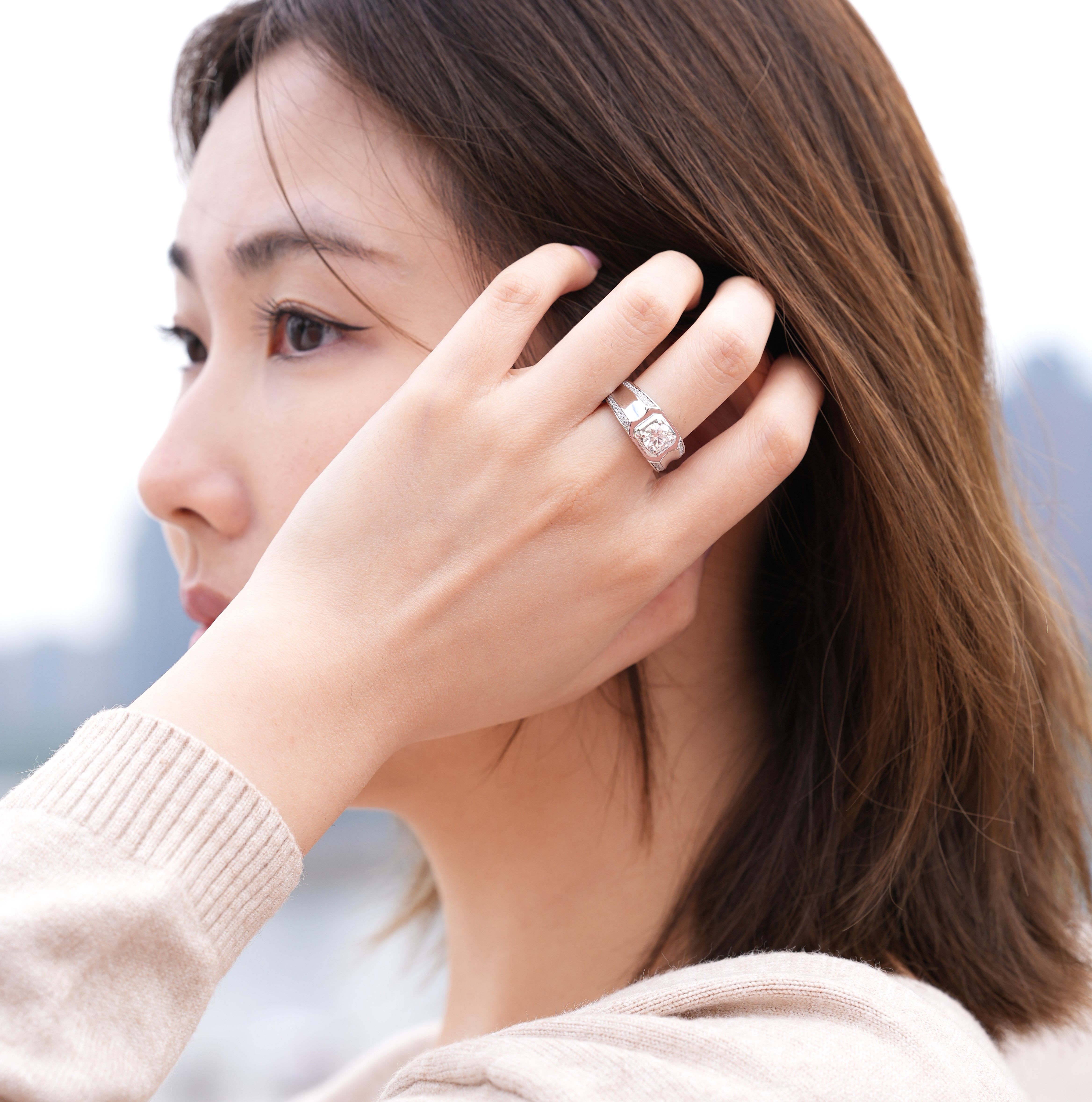 Noble Helix 莫桑石戒指